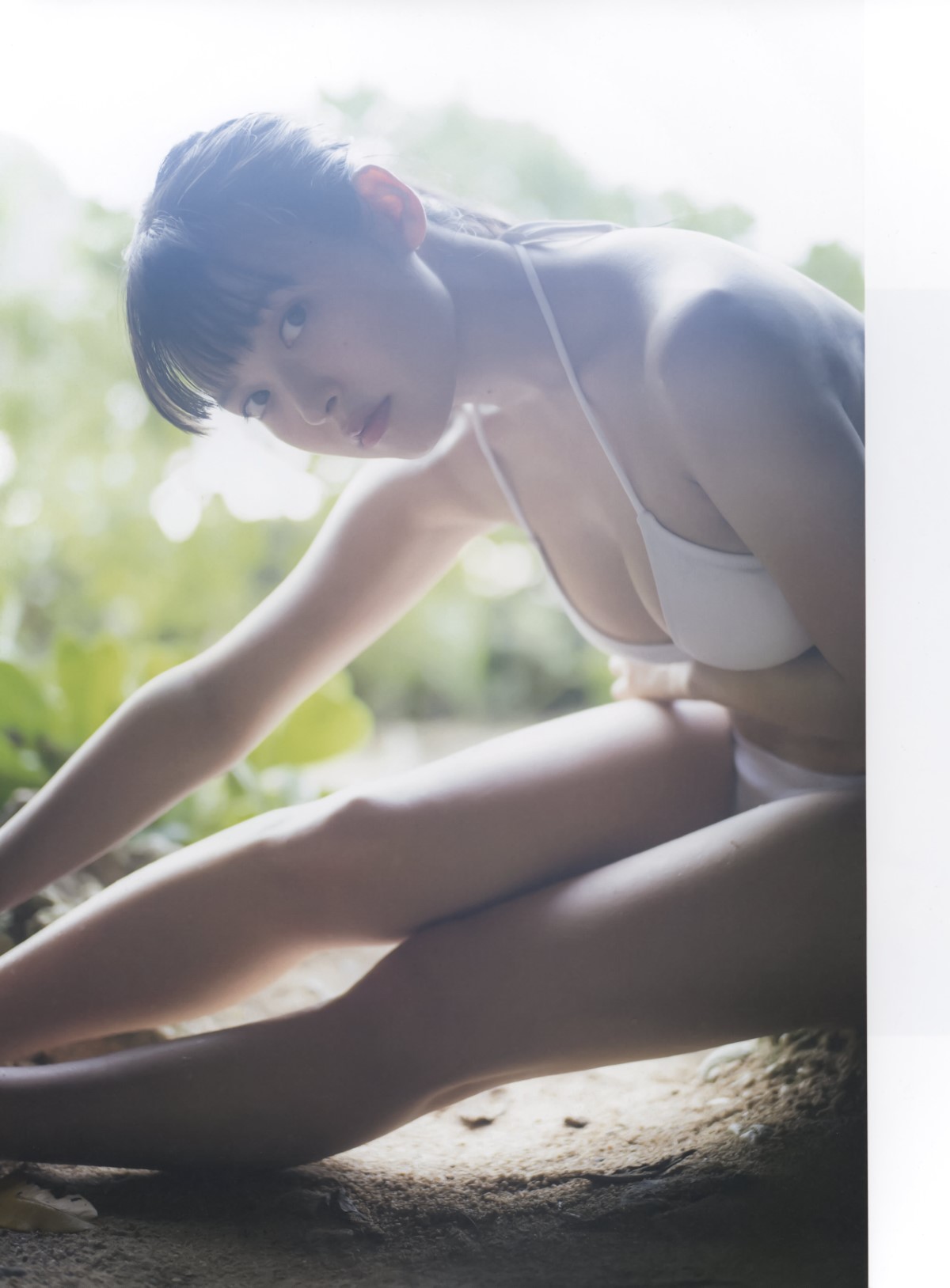 Photobook 2022 11 11 Sumire Uesaka 上坂すみれ Violet Dream 0020 3554571918.jpg