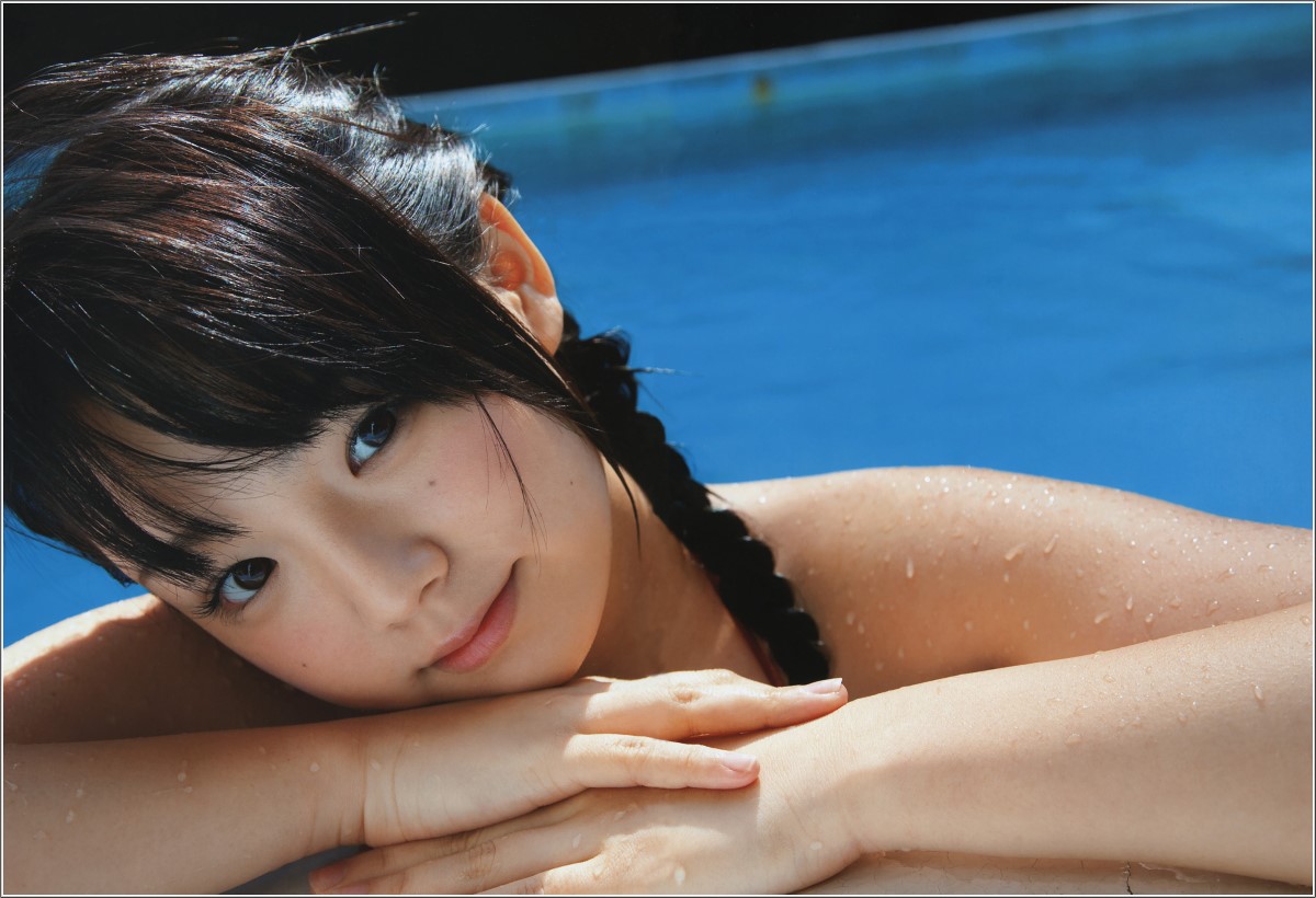 Photobook Ai Shinozaki 篠崎愛 Sakura Saku Toki 0015 7423877628.jpg