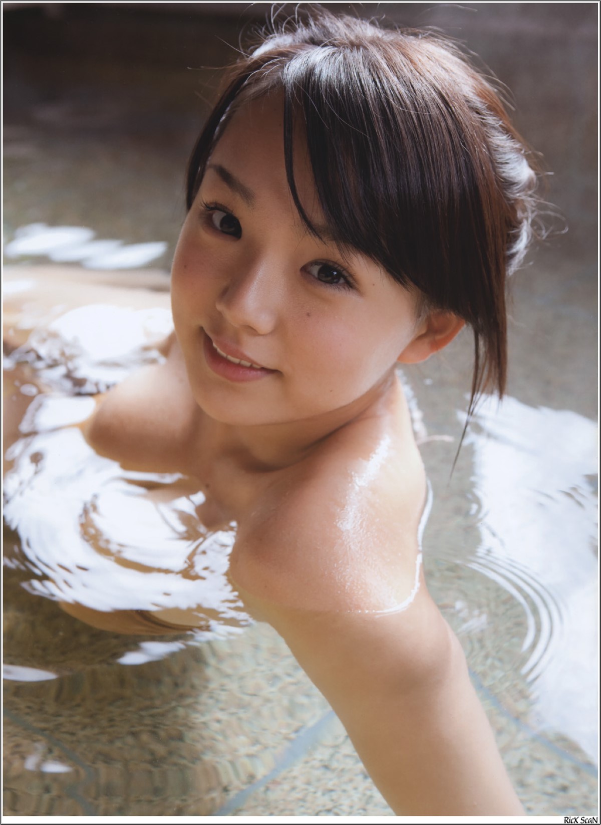 Photobook Ai Shinozaki 篠崎愛 Sakura Saku Toki 0086 5791676519.jpg