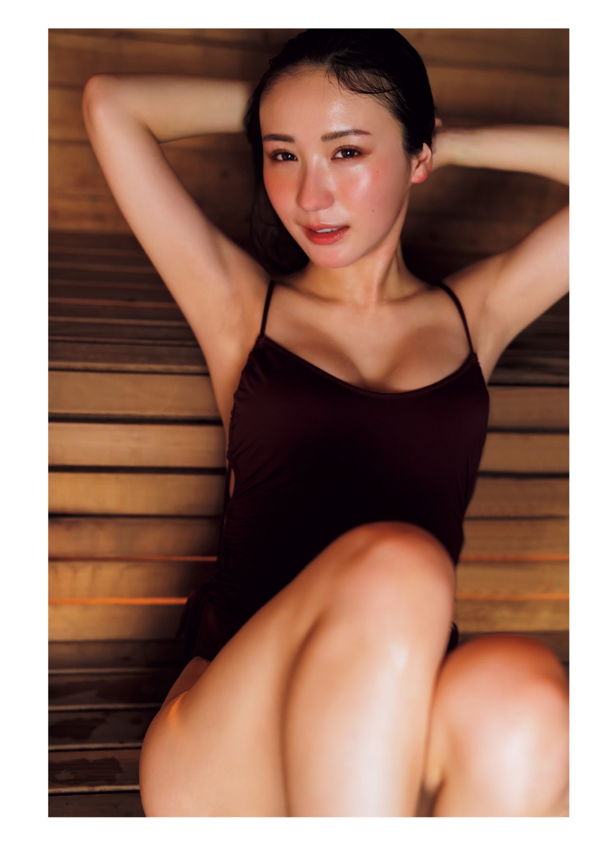 Photobook Ema Ito 伊藤愛真 Soleil No Watermark 0087 6595879467.jpg