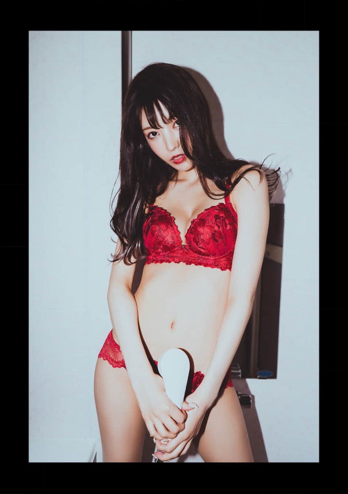 Photobook Karen Kaede 楓カレン Escape No Watermark 0051 8769107964.jpg