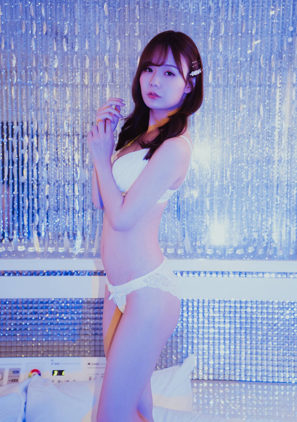 Photobook Miru Sakamichi 坂道みる Escape No Watermark 0051 9996637023.jpg