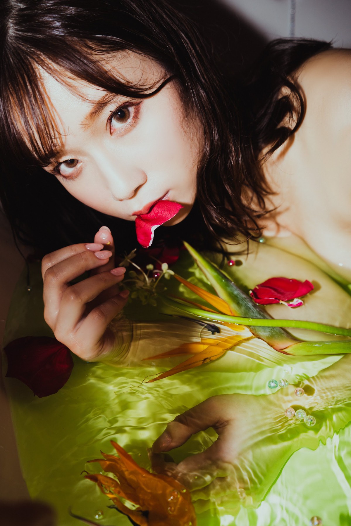 Photobook Rena Momozono 桃園怜奈 Escape No Watermark 0090 9662638187.jpg