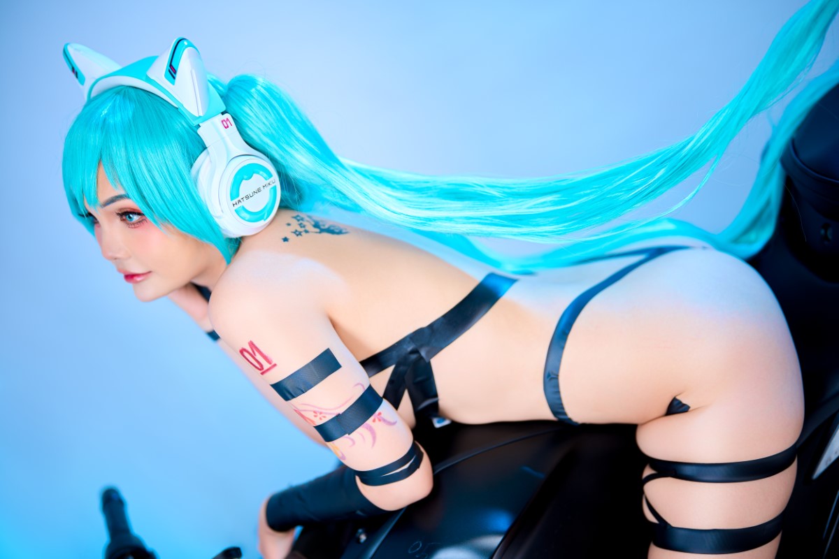 Coser@Joyce Lin2x Hatsune Miku Black Tape 0043 3078509137.jpg