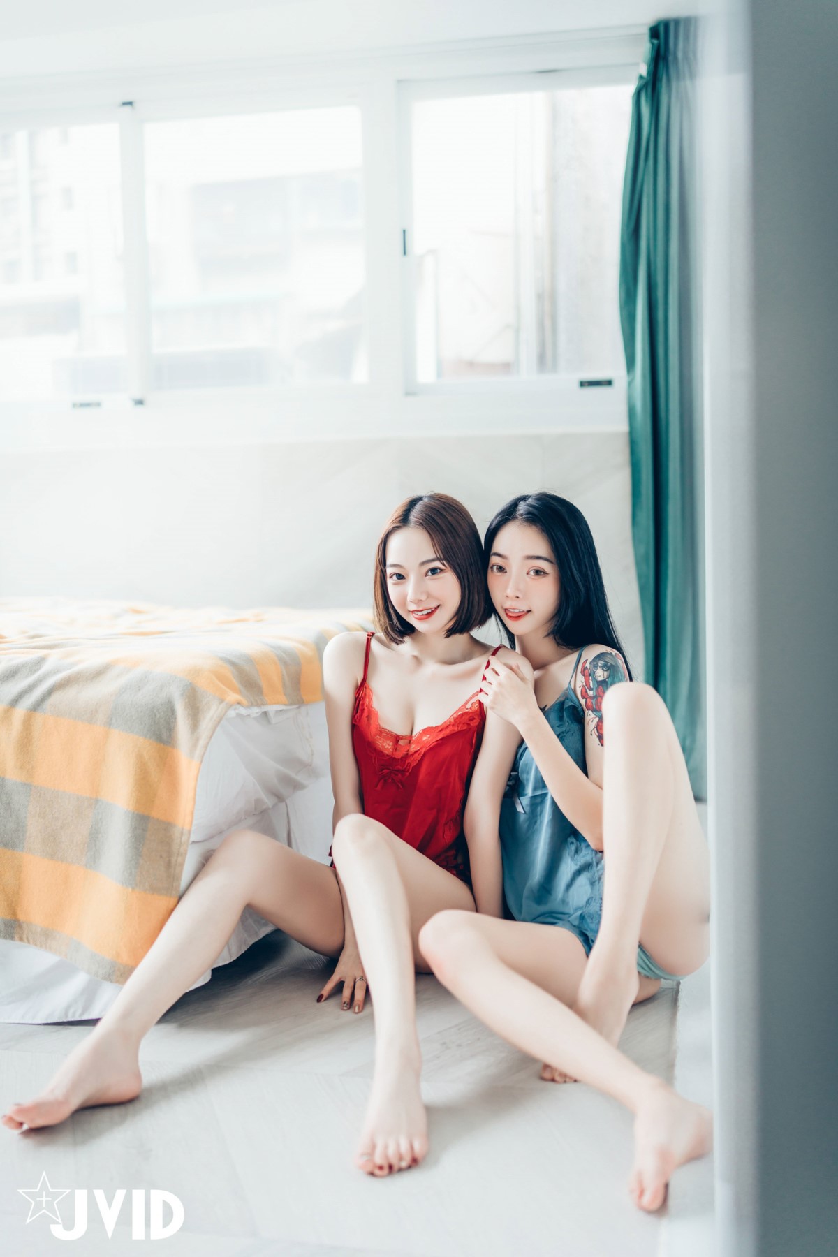 JVID 2022 02 14 Piao Piao 飄飄 And Jiu Jiu 啾啾 Celebrate Valentines Day With Goddess Sisters B 0037 2131796699.jpg