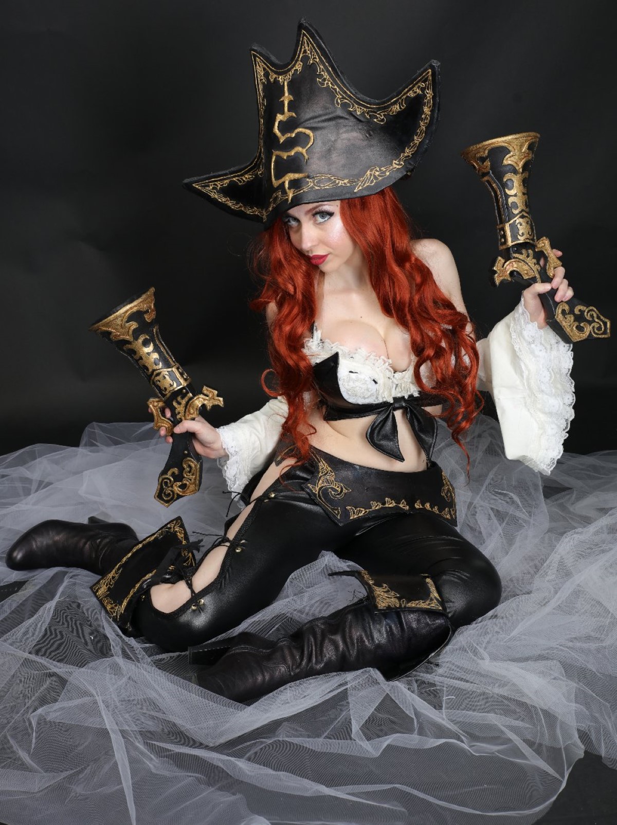 Lucy Lein Miss Fortune 0008 4206761114.jpg