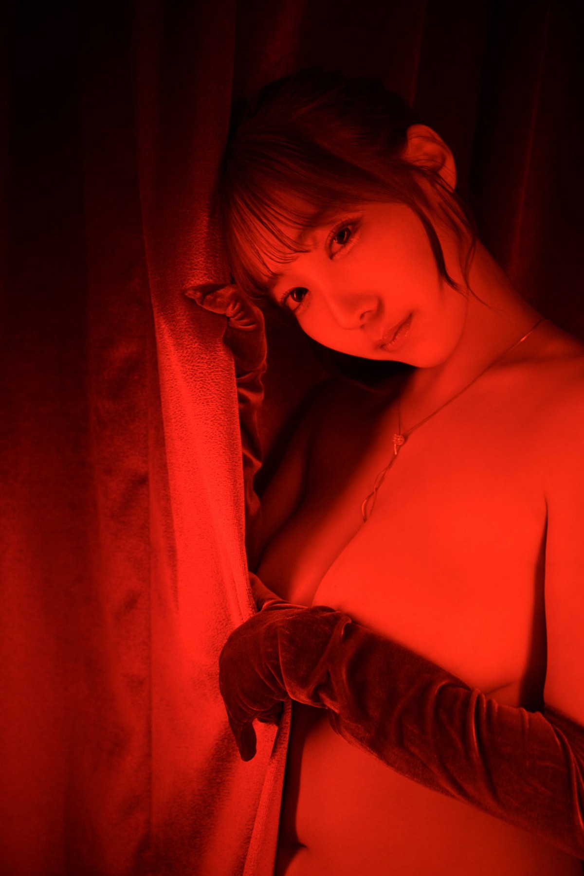 FRIDAY Digital Photobook 2023 02 03 Konan Koyoi 小宵こなん Tonights Moon Is H Vol 2 0057 5581733163.jpg