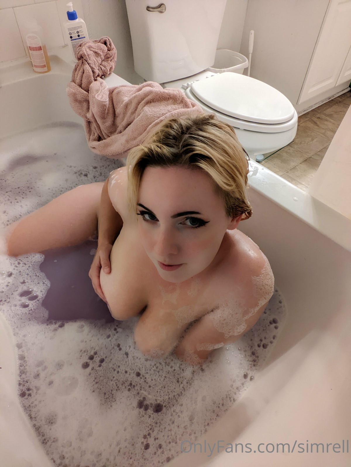 Katie Simrell Bubble Bath 0017 0673433038.jpg