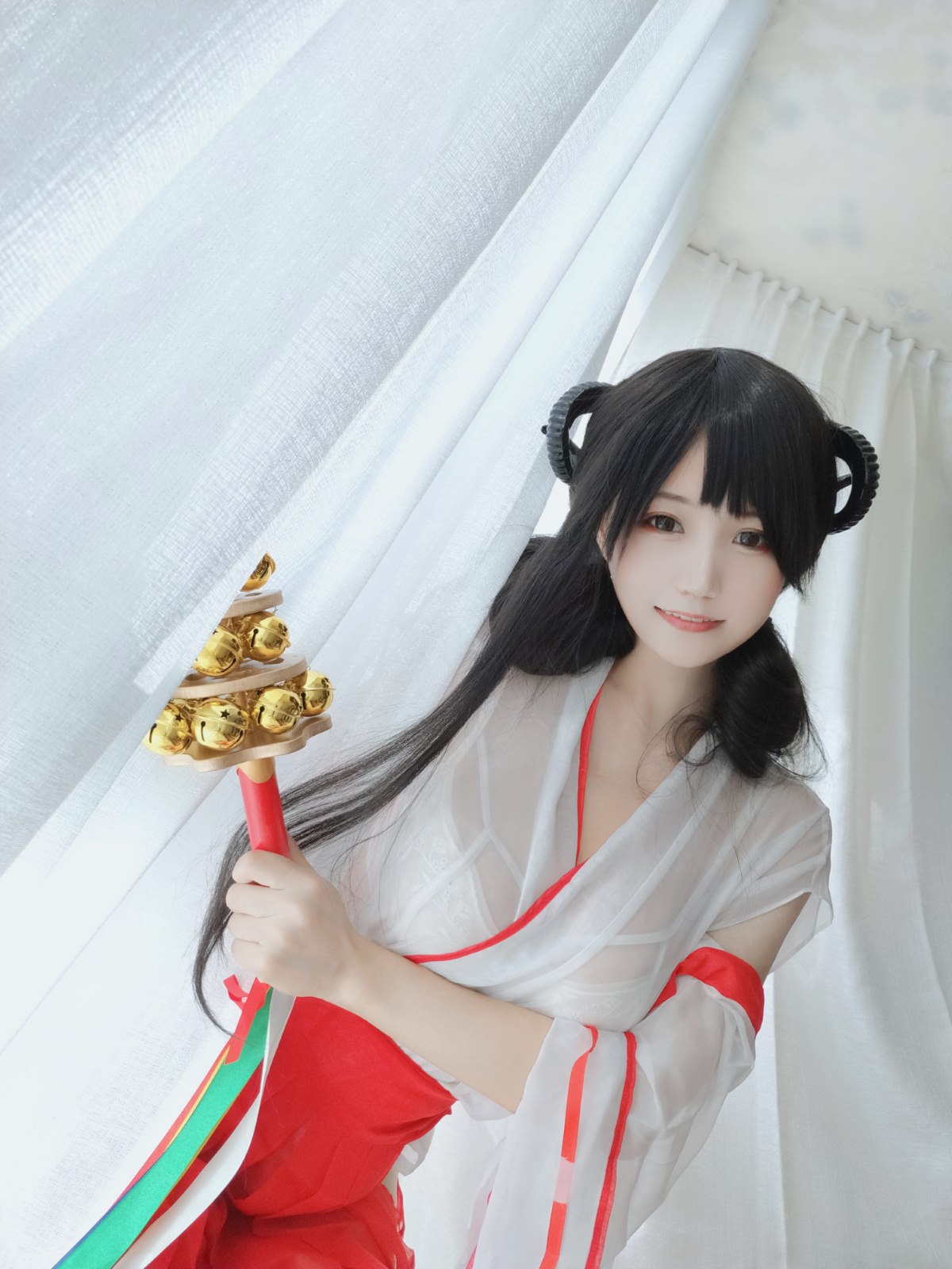 Coser@小仓千代w Vol 008 有点不对劲的巫女 0001 4107936419.jpg