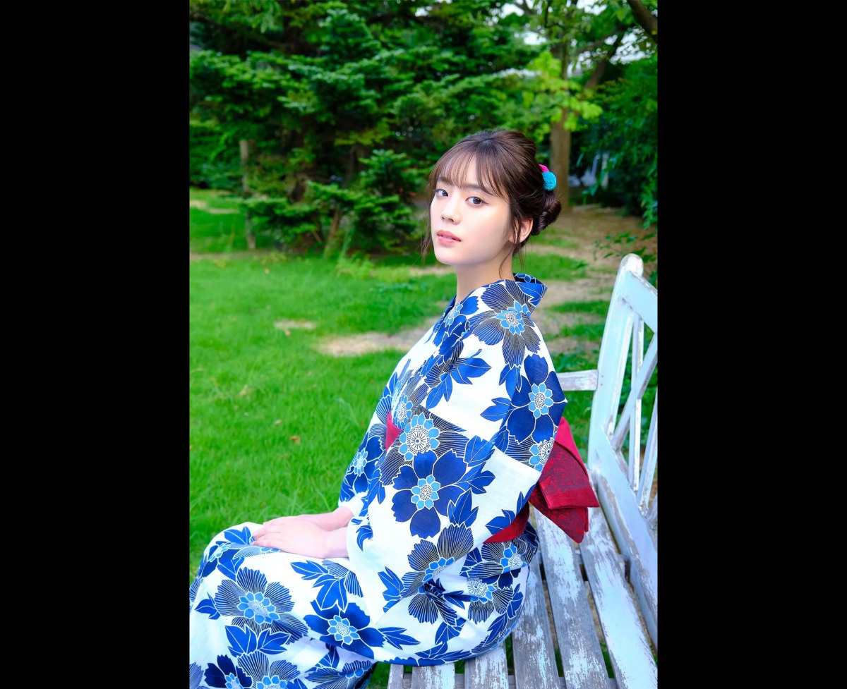 FRIDAY Digital Photo Asuka Kijima 貴島明日香 I Am By Your Side Complete Edition 0053 8046705276.jpg