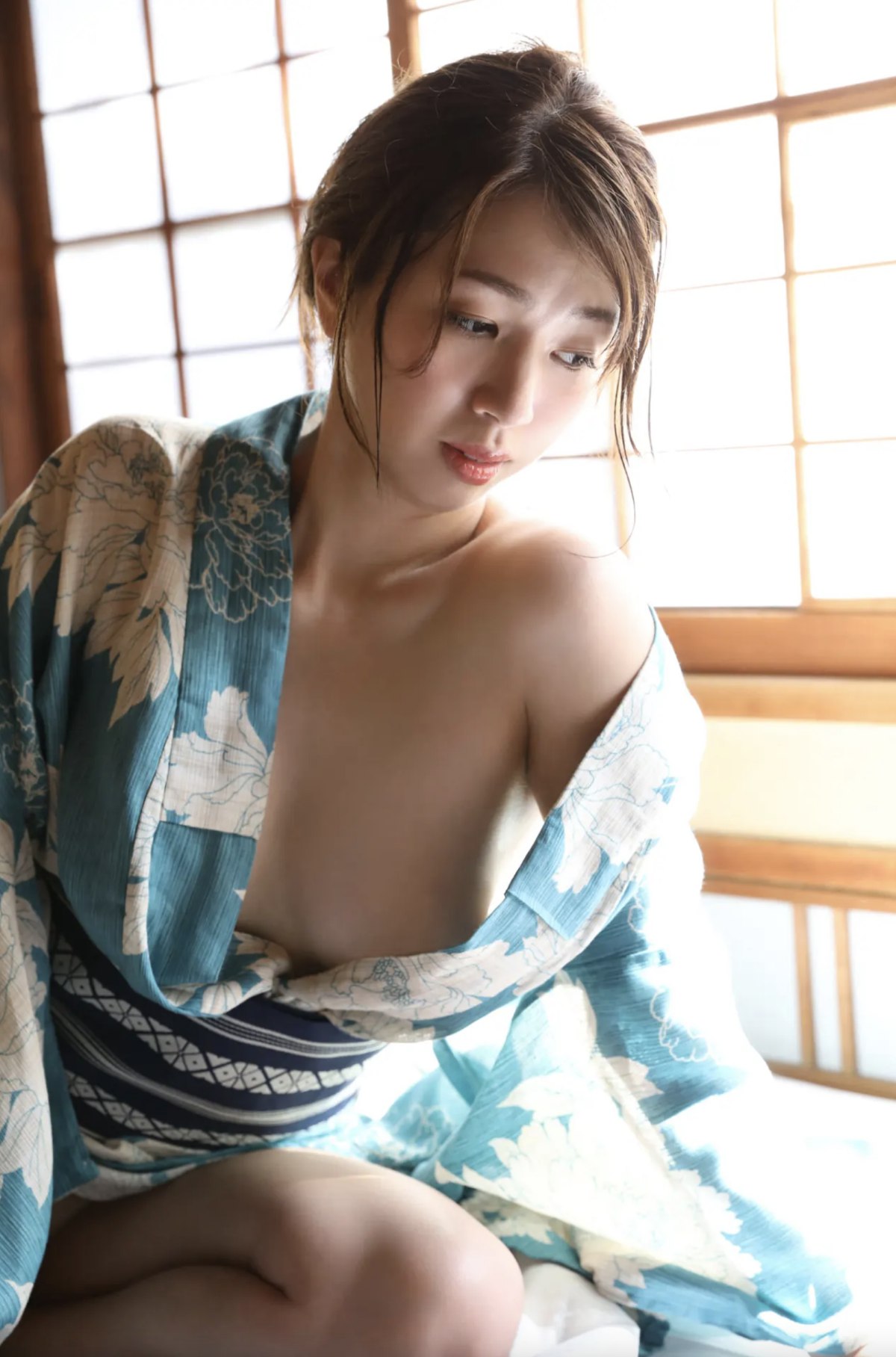 FRIDAY Digital Photo Kayo Sugimoto 杉本佳代 Tokai No 1 Busty Caster G Cup First Breast Nude 0084 3265178483.jpg