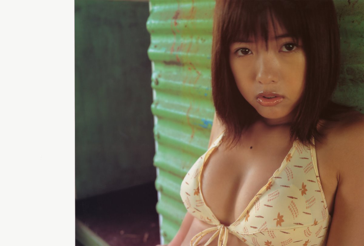 Photobook Hitomi Ito 伊藤瞳 Eye Love 0090 0960501661.jpg