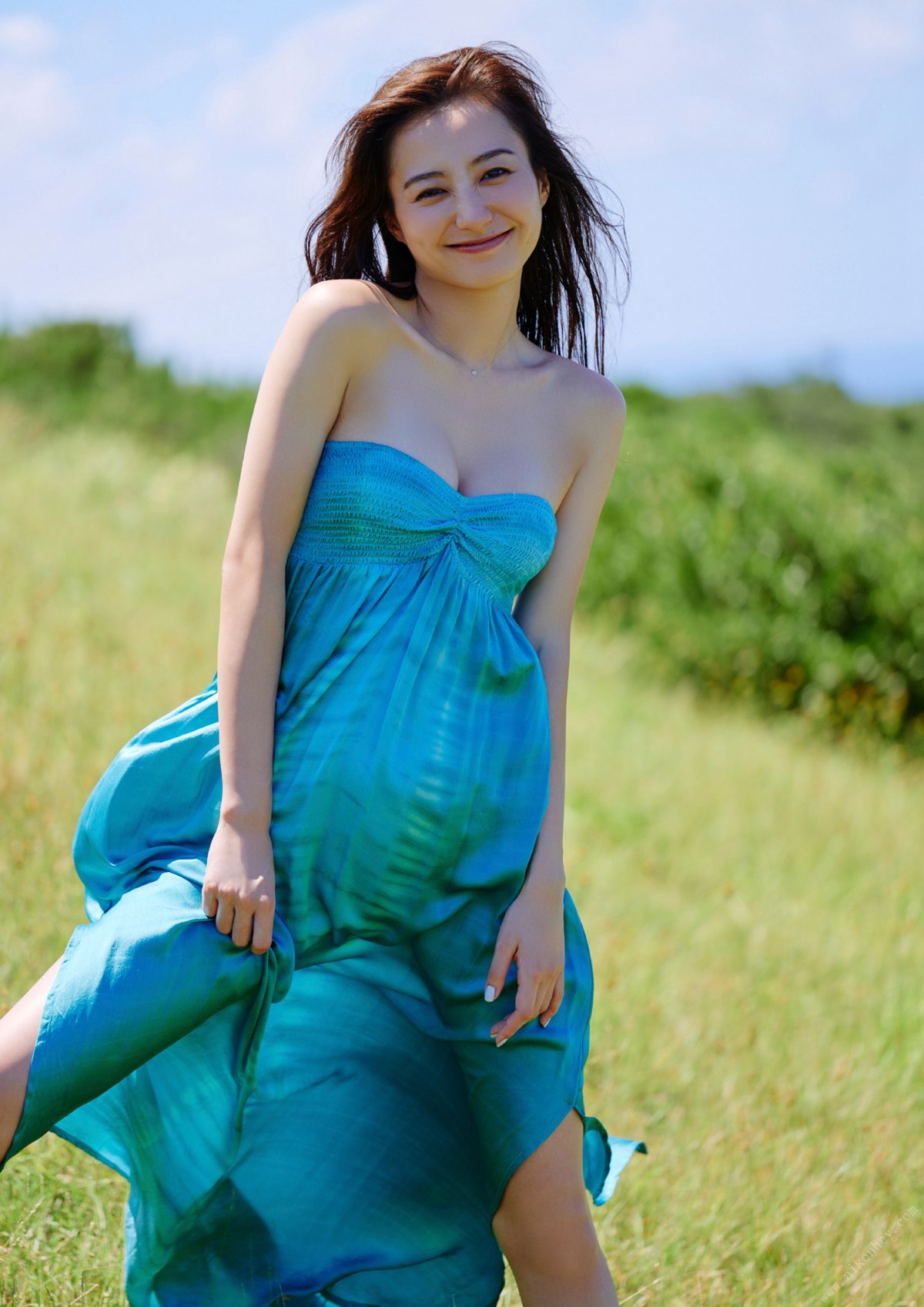Weekly Pre Photo Book 2022 10 31 Riho Takada 高田里穂 Completed Unfinished Another Edition 0003 9039244938.jpg