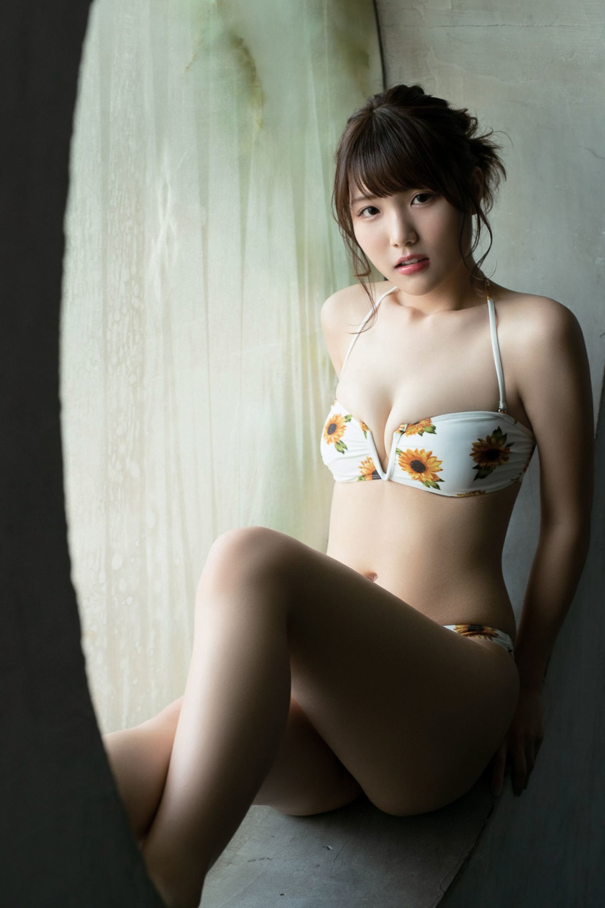 FRIDAY Digital Photobook 2023 01 06 Remon Fujishiro 藤白れもん Vitamin Bikini 0013 7867269698.jpg