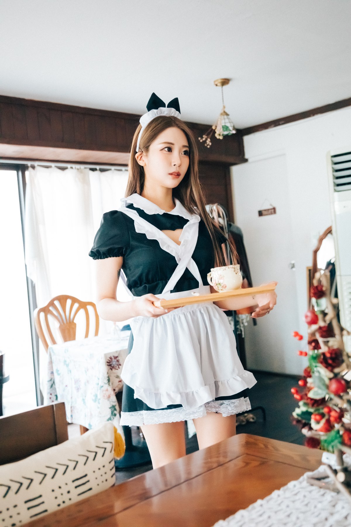 Loozy Bomi 보미 Maid Cafe S Ver A 0050 1566963666.jpg