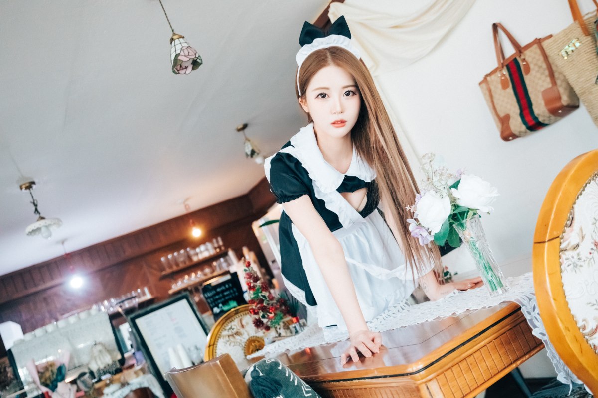 Loozy Bomi 보미 Maid Cafe S Ver A 0070 3981027332.jpg