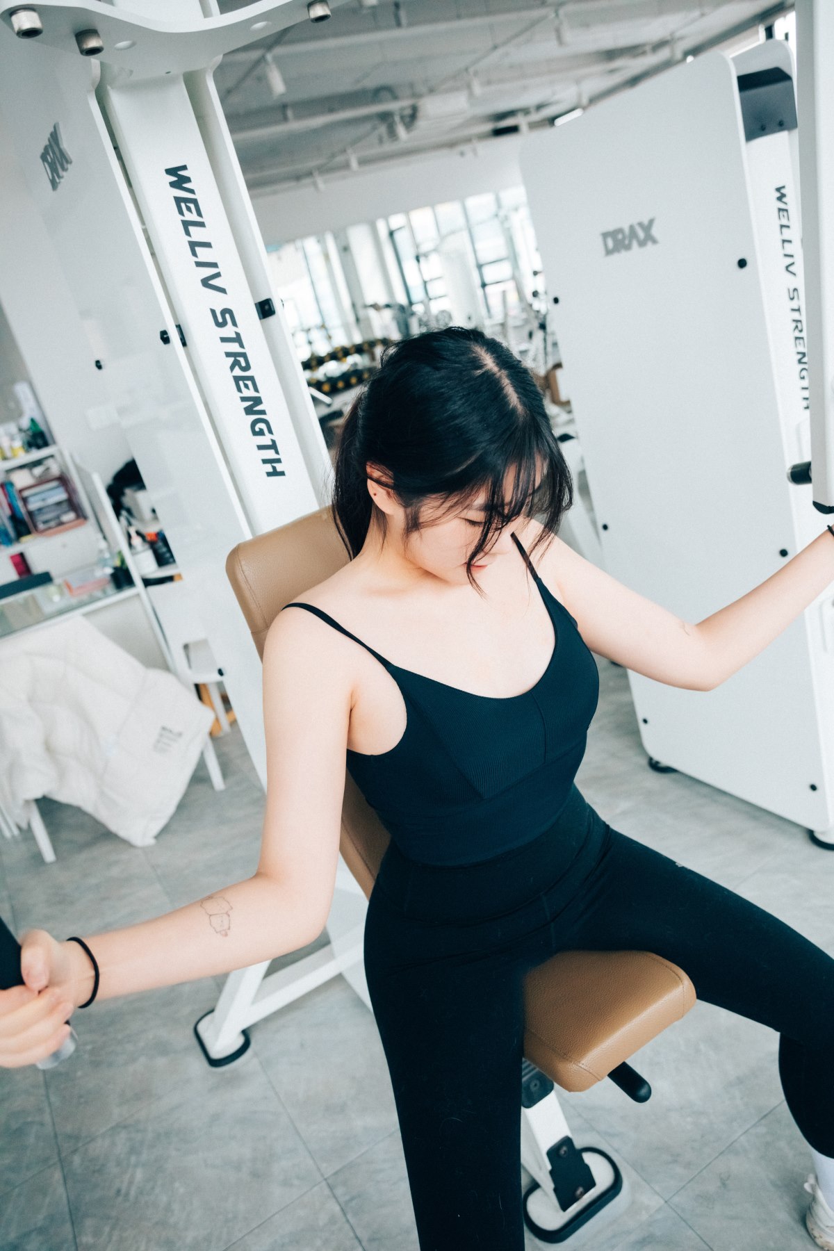 Loozy Sonson 손손 Personal Trainer S Ver 0004 1549513102.jpg