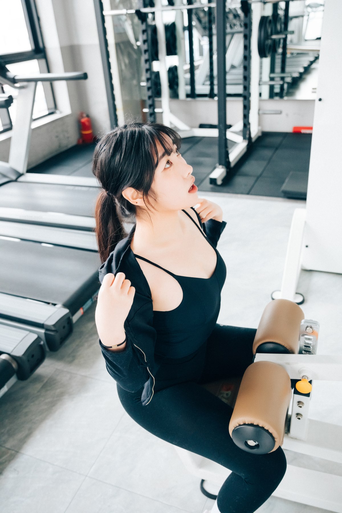 Loozy Sonson 손손 Personal Trainer S Ver 0023 7603491033.jpg