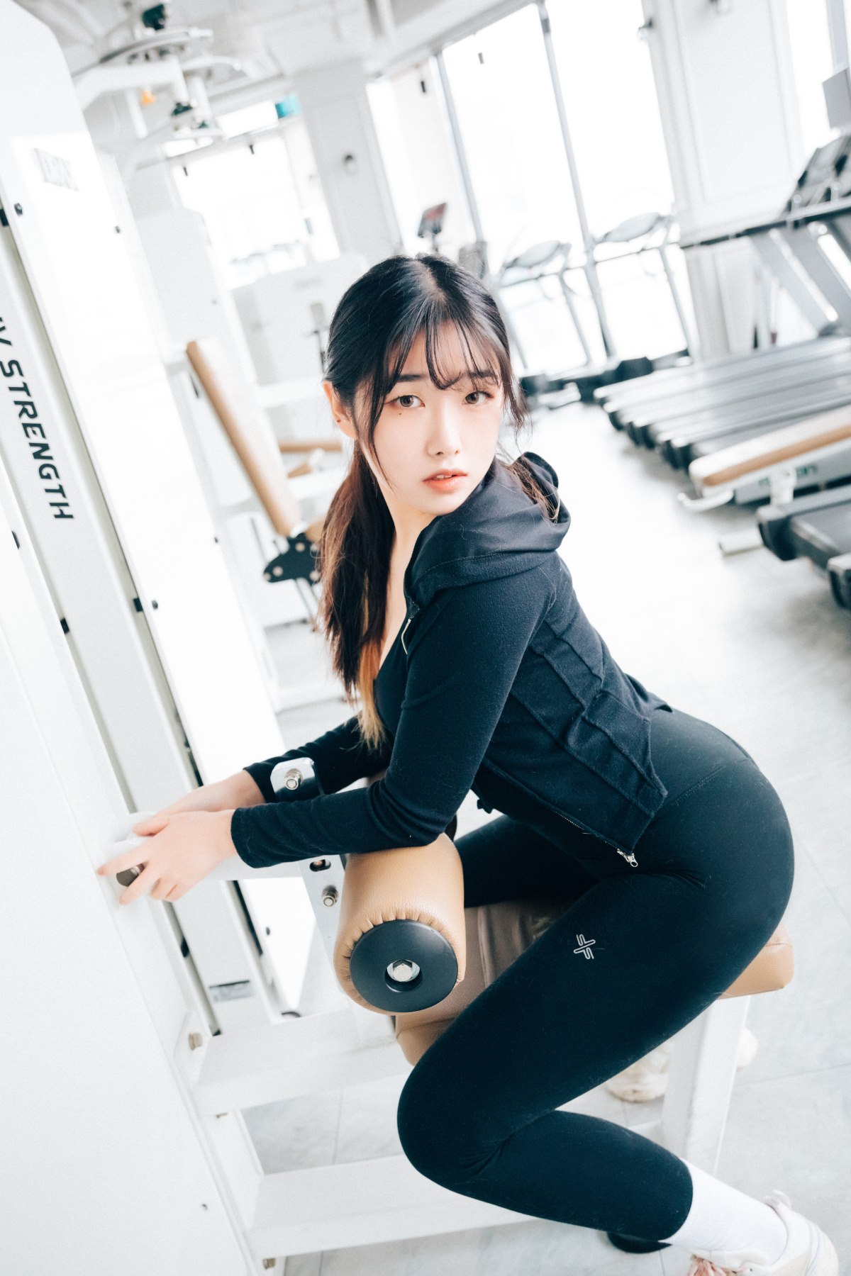 Loozy Sonson 손손 Personal Trainer S Ver 0046 8638958255.jpg