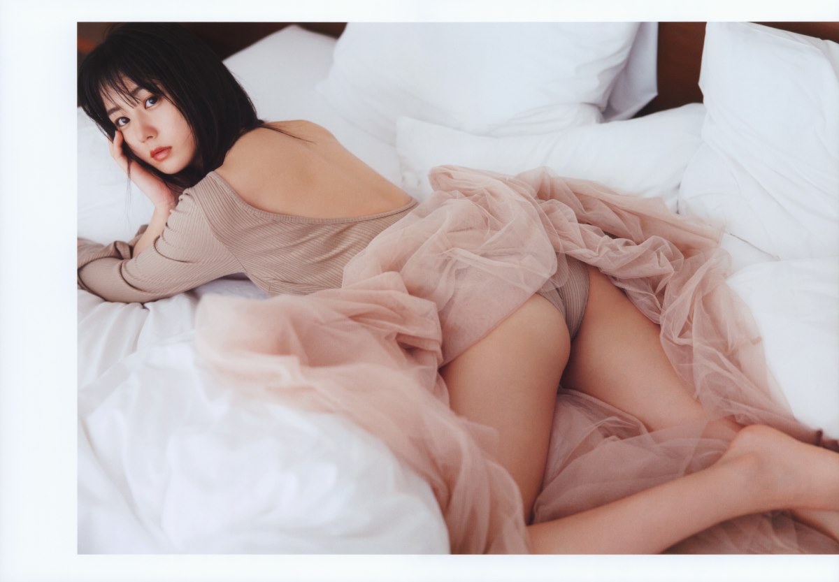 Photobook 2021 09 22 Takino Yumiko 瀧野由美子 1st Photobook I Dont Know You Yet Bonus 0075 8179815101.jpg