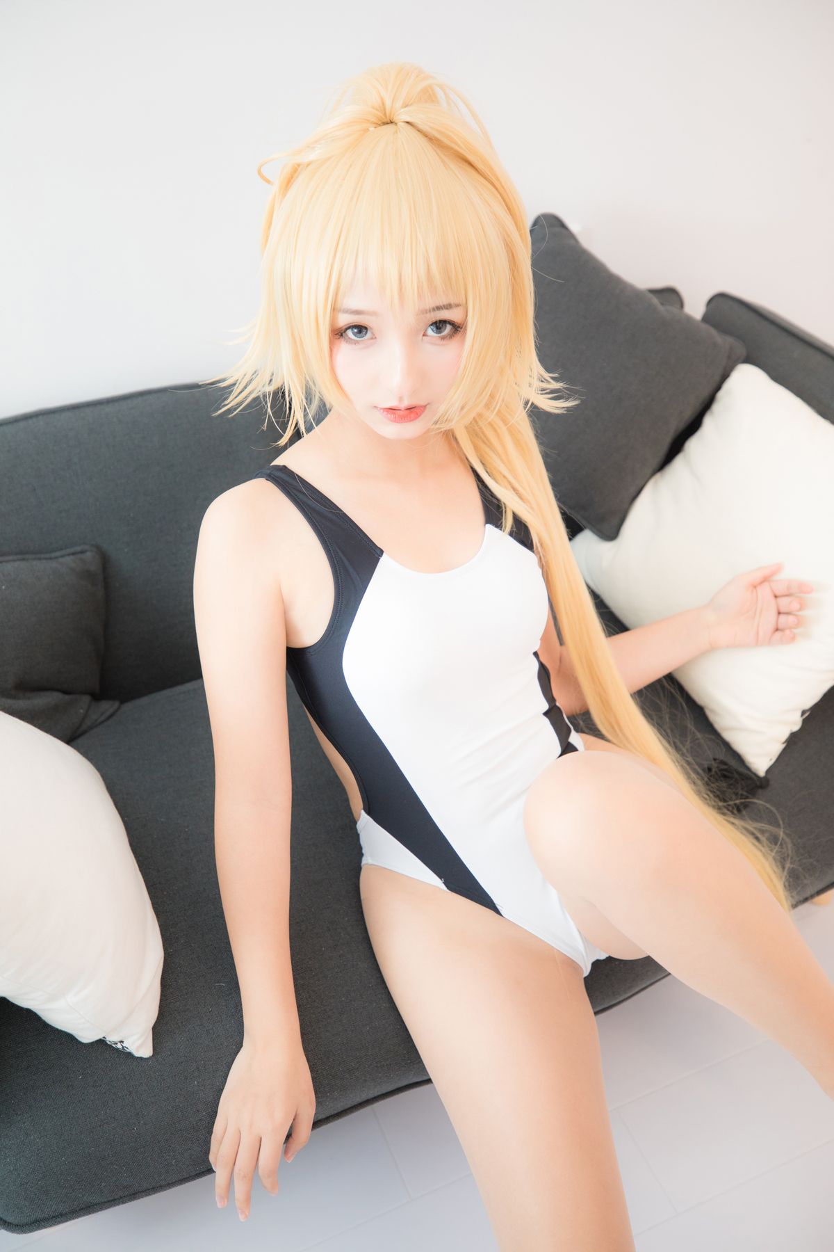 Coser@神楽坂真冬 Vol 036 电子相册 白贞德 Swimingthedrea A 0024 4827882930.jpg