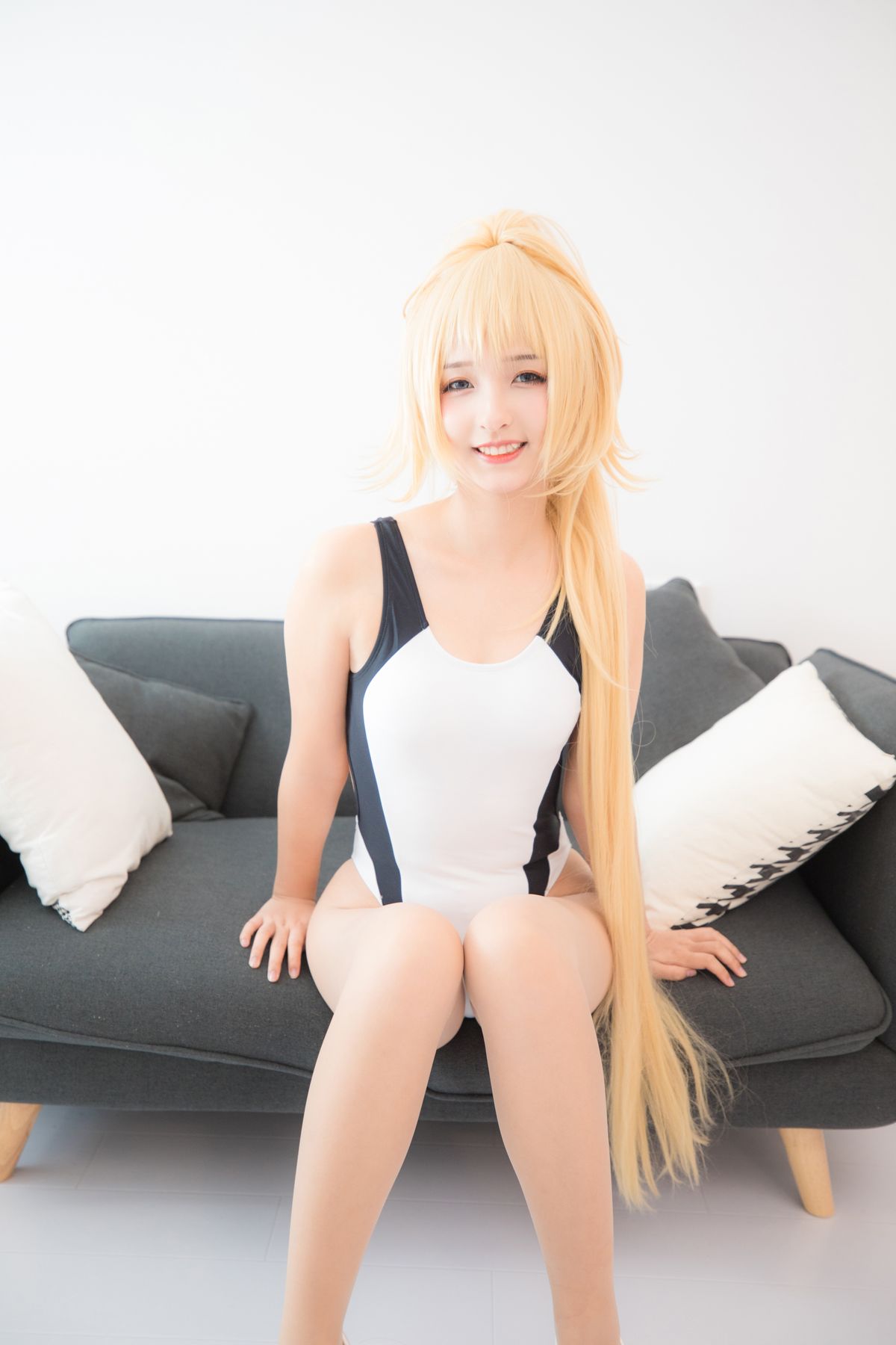 Coser@神楽坂真冬 Vol 036 电子相册 白贞德 Swimingthedrea A 0026 9263714073.jpg