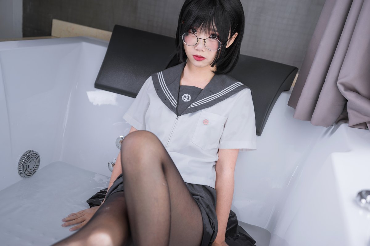 Coser@面饼仙儿 Vol 016 脑内少女 黑丝JK 0012 2132384163.jpg