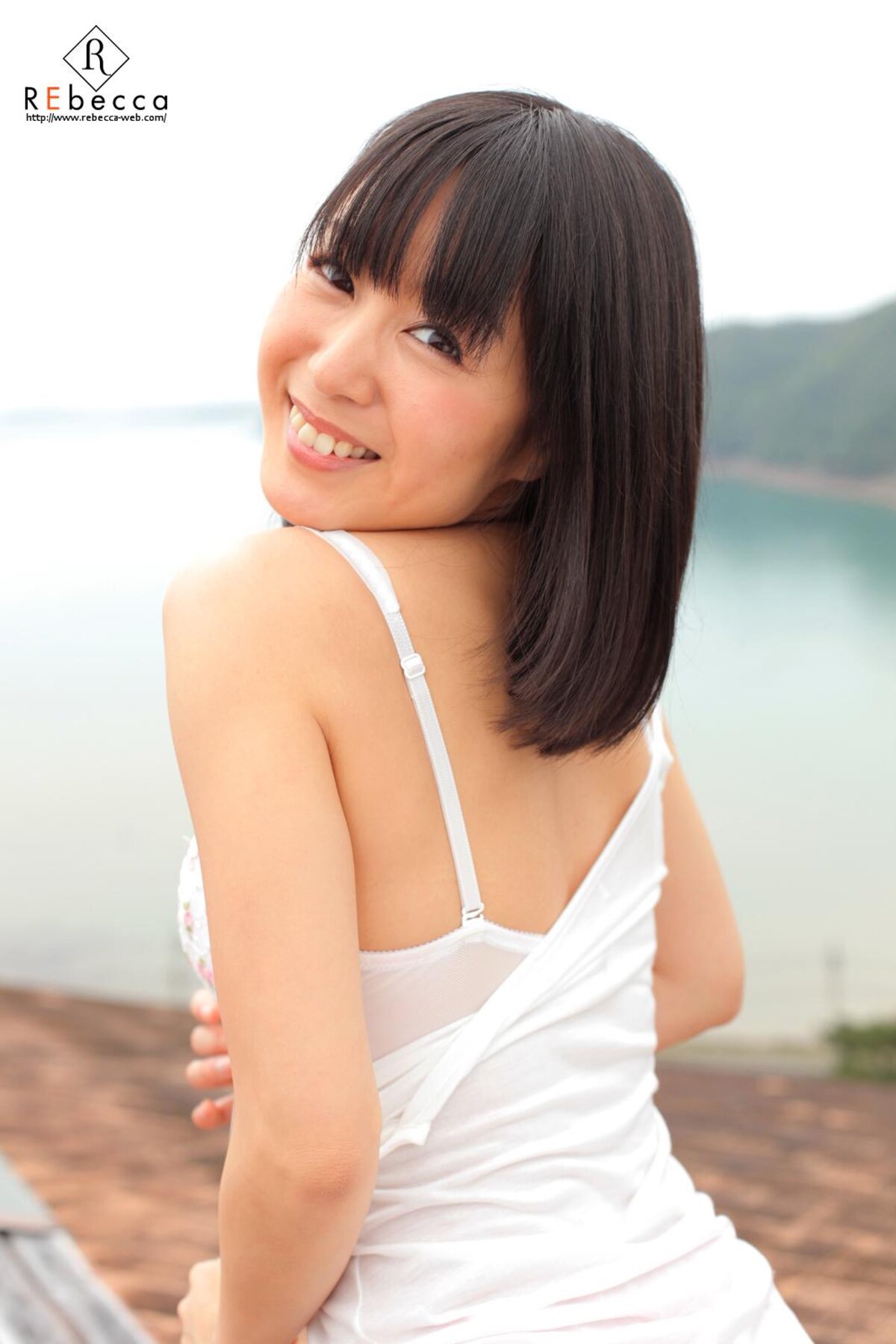 Photobook Nanaumi Nana 七海なな Digital Photo Collection Vol 2 0005 9333784090.jpg