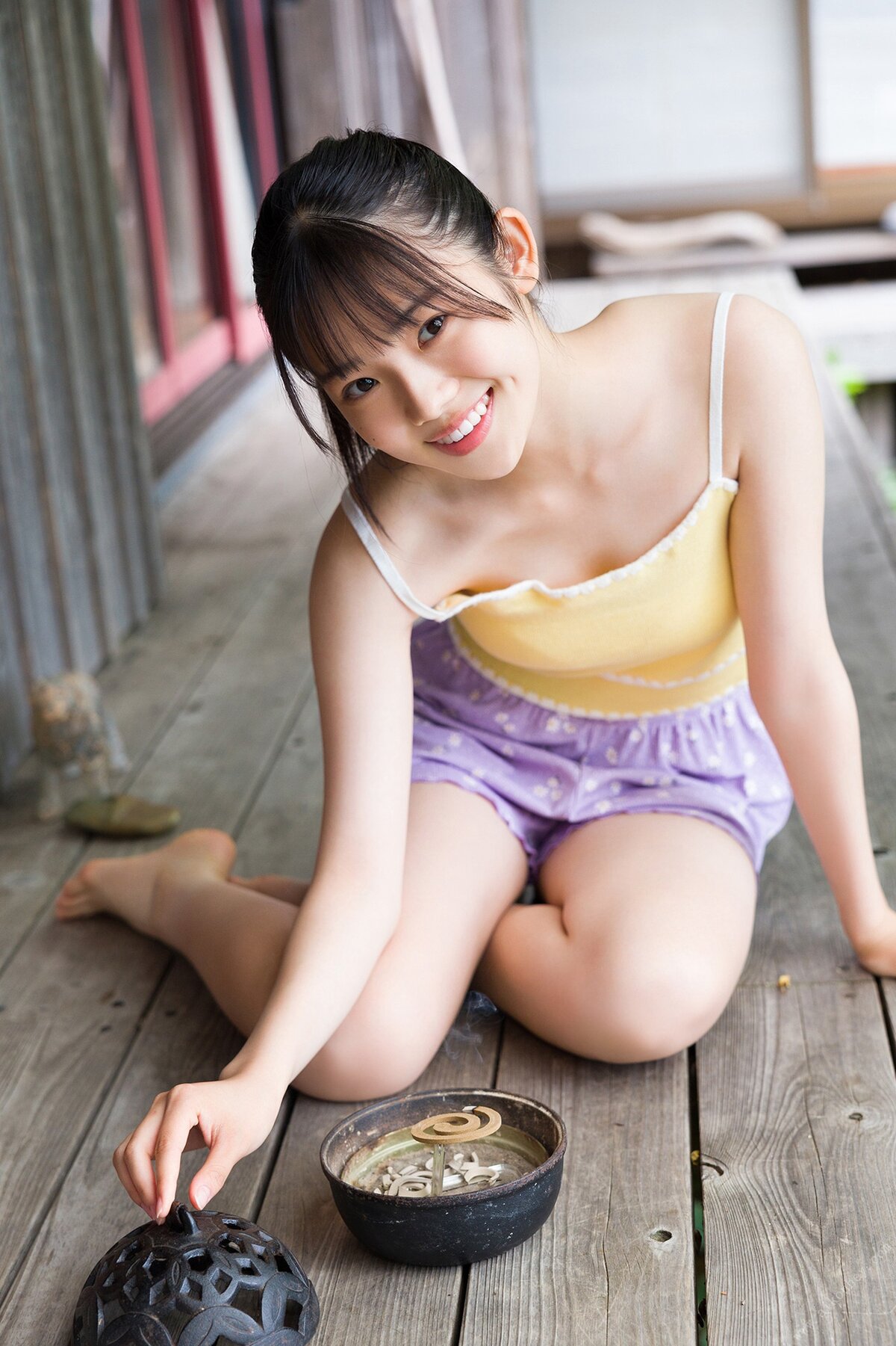 Photobook 2022 07 25 Kohaku Shida 志田こはく Umimachi No Houkago Spisan Gravure Photo Book 0044 8995104337.jpg