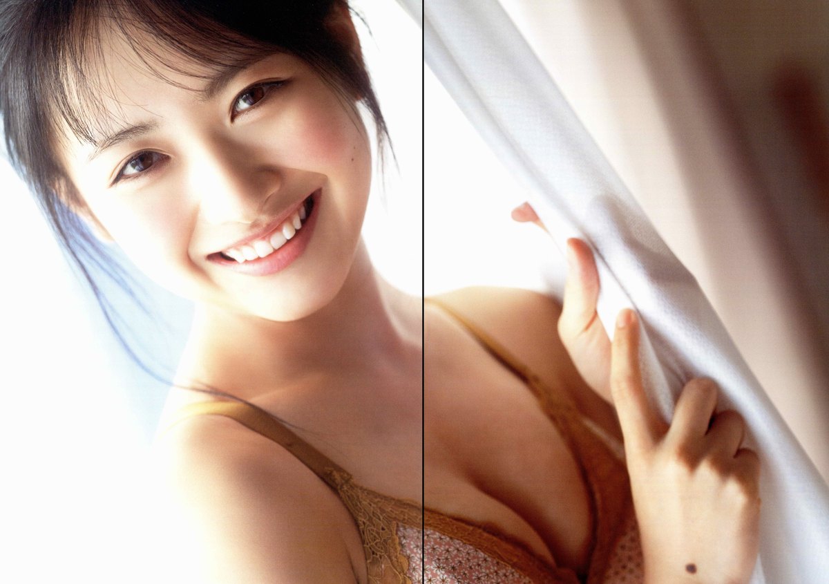 Photobook 2020 12 02 Chiho Ishida 石田千穂 1st Photobook Lemon Season B 0018 7511578532.jpg