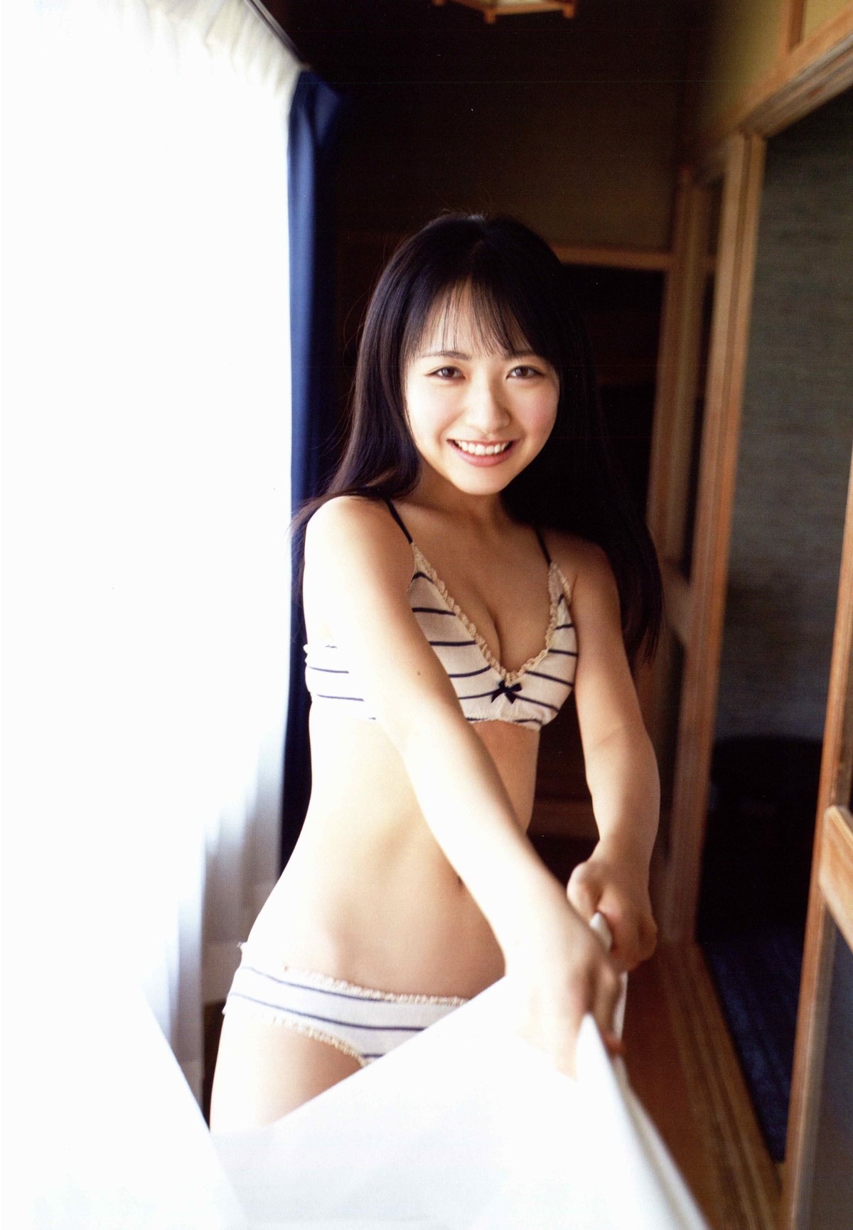 Photobook 2020 12 02 Chiho Ishida 石田千穂 1st Photobook Lemon Season B 0042 4728262618.jpg