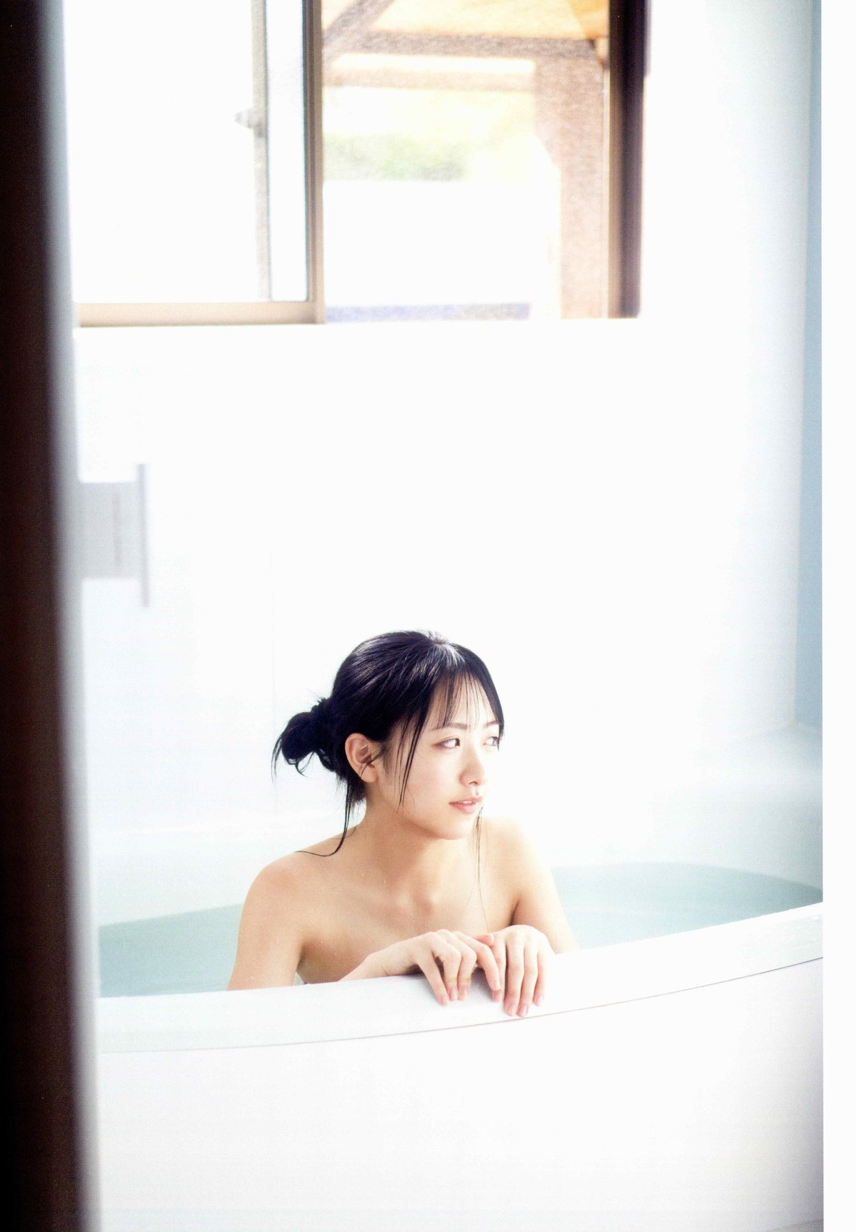 Photobook 2020 12 02 Chiho Ishida 石田千穂 1st Photobook Lemon Season B 0053 1173142250.jpg