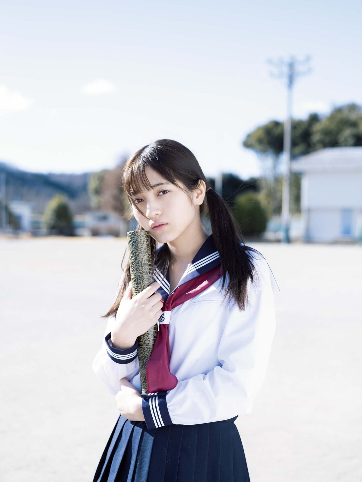 Young King Photobook 2022 10 11 Nanako Kurosaki 黒嵜菜々子 Girls Graduation 0005 8144426395.jpg