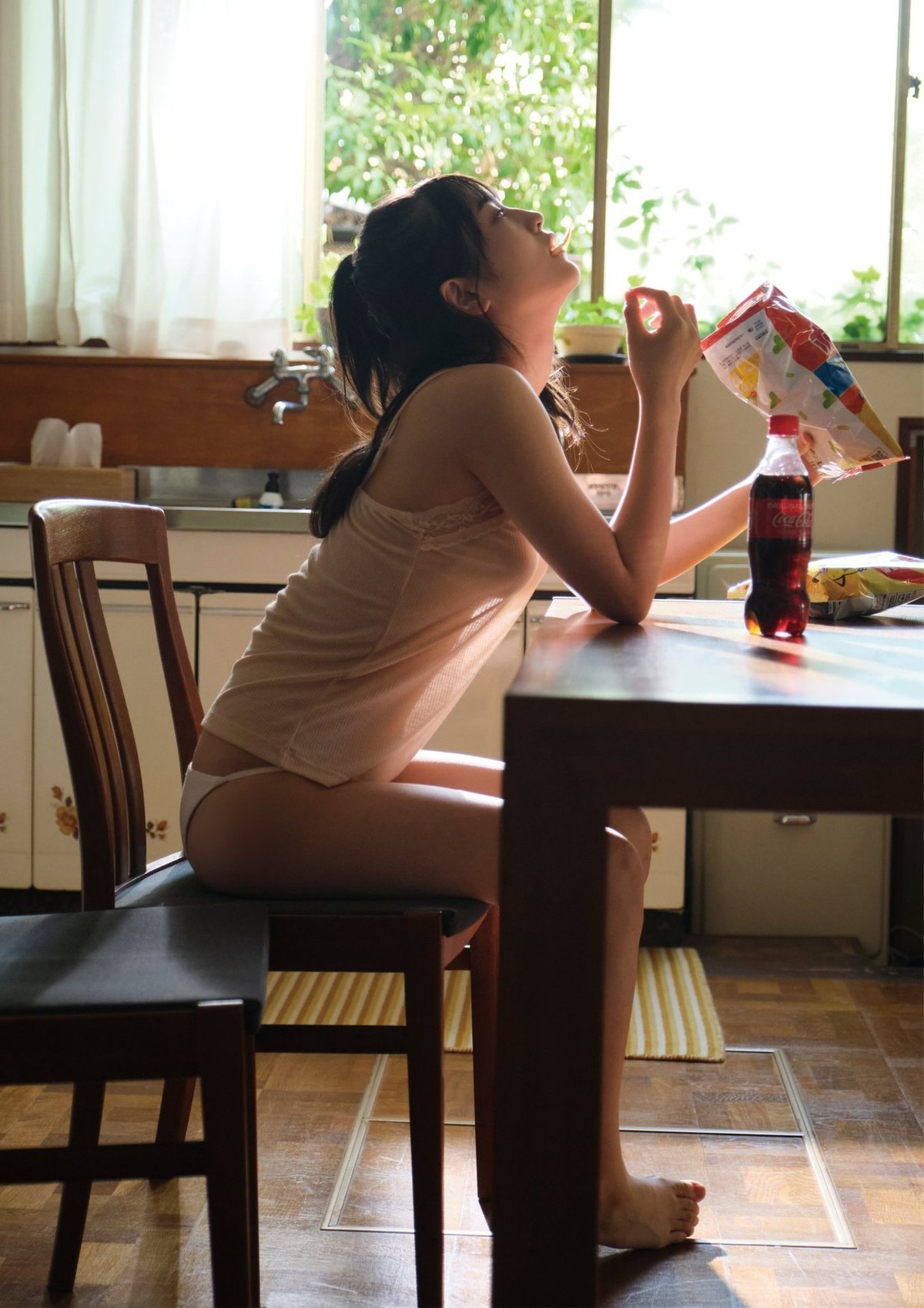 BRODY Photobook 2021 11 11 Nanako Kurosaki 黒嵜菜々子 That Girl Is Natural 0055 1671223448.jpg