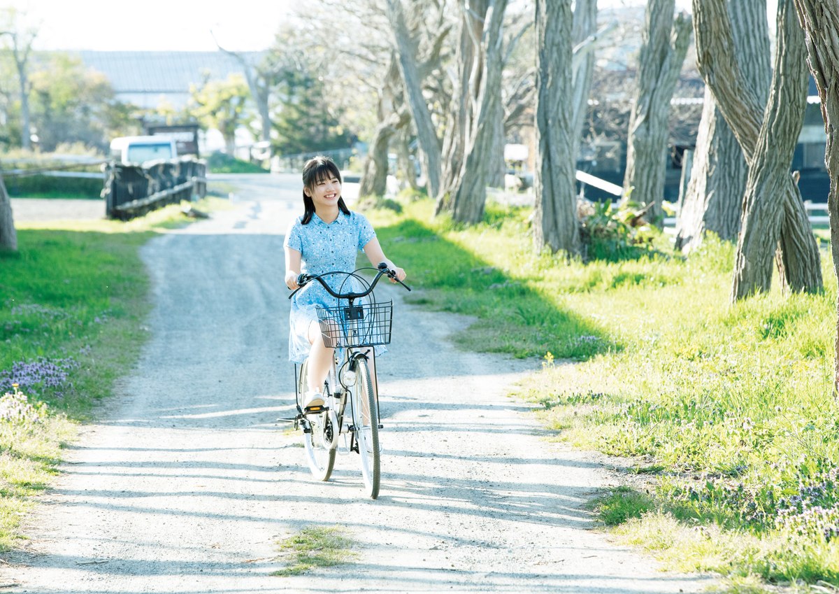 Photobook 2019 08 27 Reina Yokoyama 横山玲奈 REINA Is Eighteen 0050 7665558150.jpg