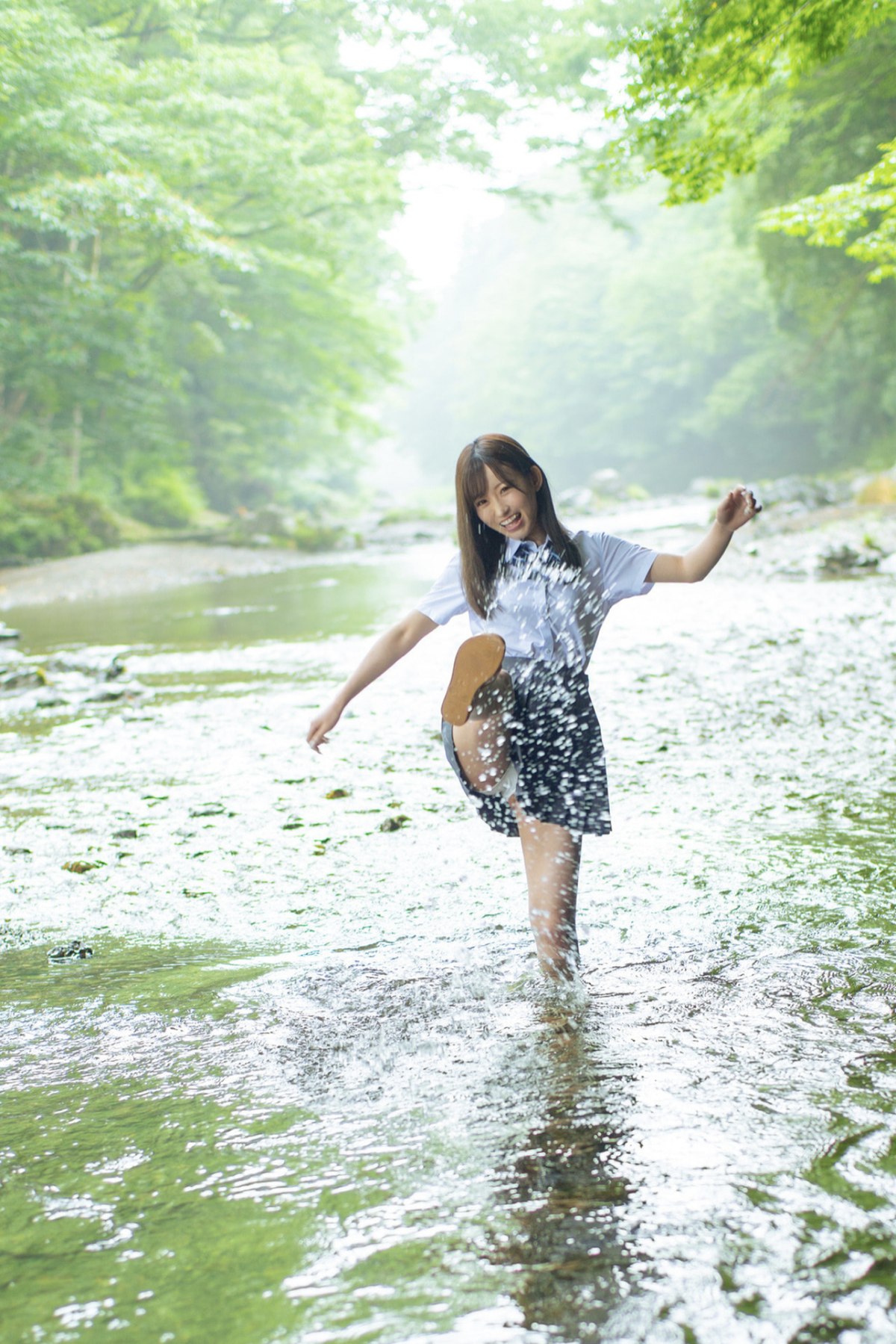 Photobook 2022 10 21 Mai Nanashima 七嶋舞 Gravure Photobook Kagero Dancing In The Summer 0006 9858682276.jpg