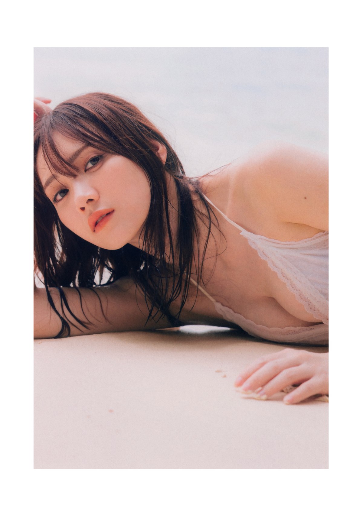 Photobook 2023 08 01 Mayu Tamura 田村真佑 1st Photobook The Moment I Fell In Love A 0023 8895616212.jpg