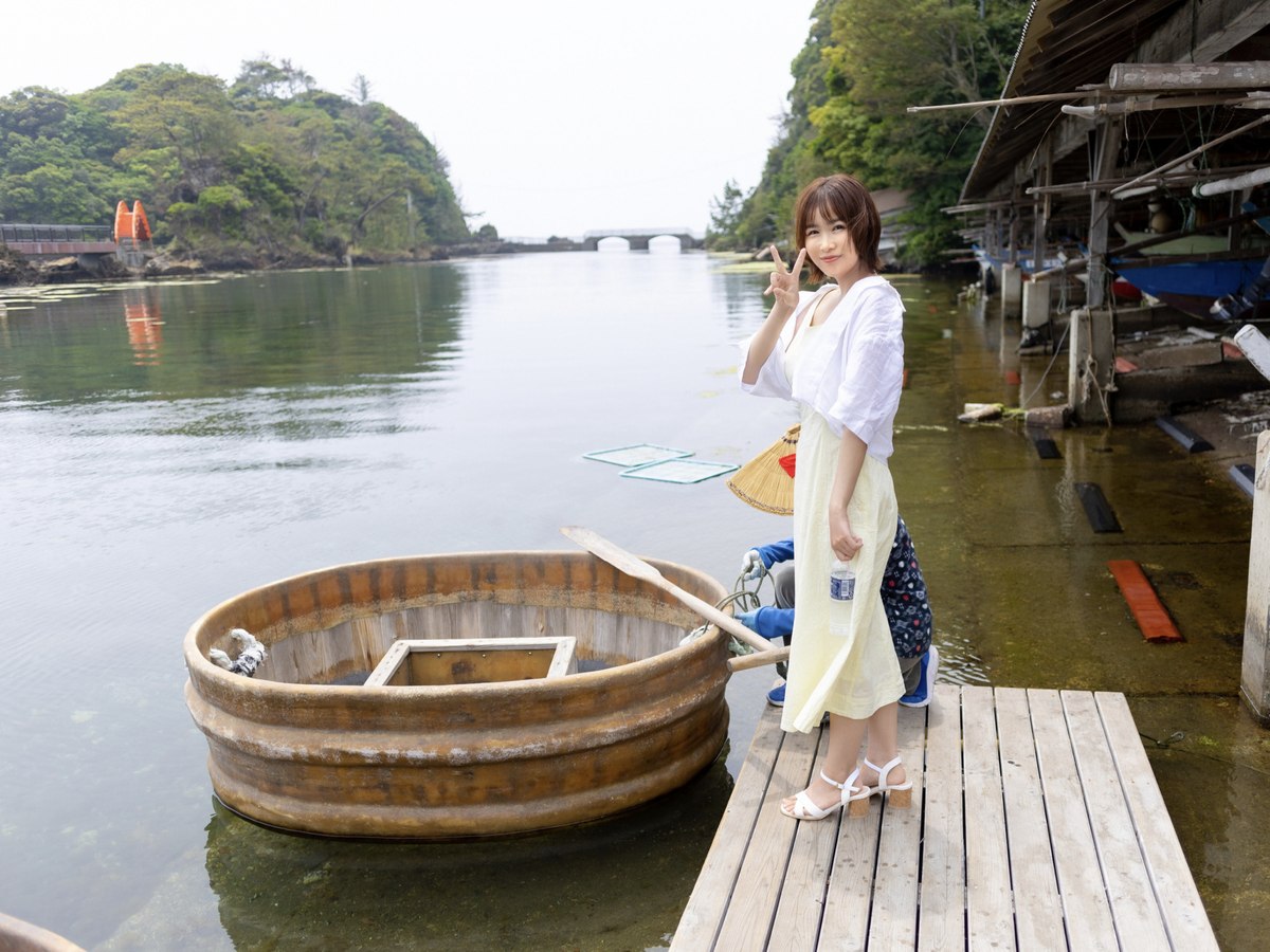 Photobook Asuna Kawai 河合あすな Toki No Shizuku On That Island I Spent With You 0016 6718210888.jpg