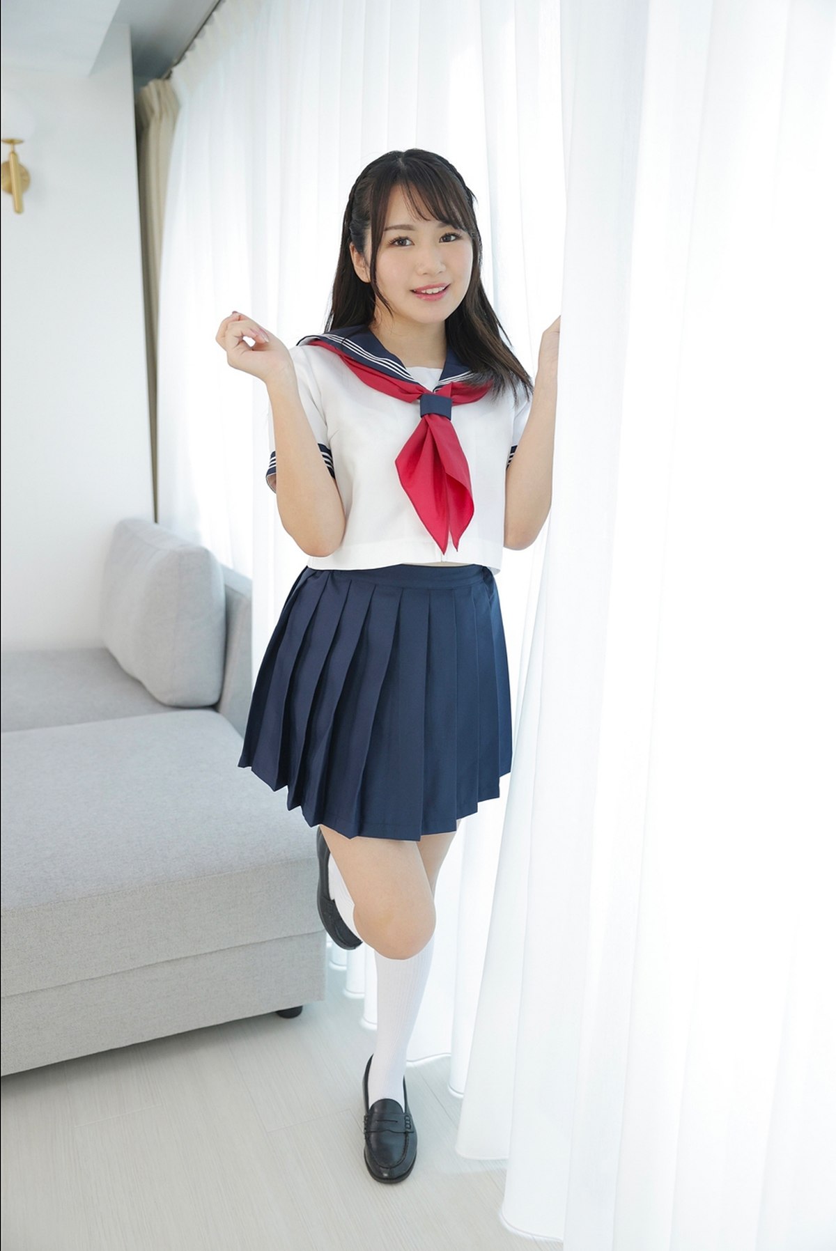 Photobook Giri Giri Idol Club Natsuki なつき Just Being Cute Is Not Enough 0001 7919667342.jpg