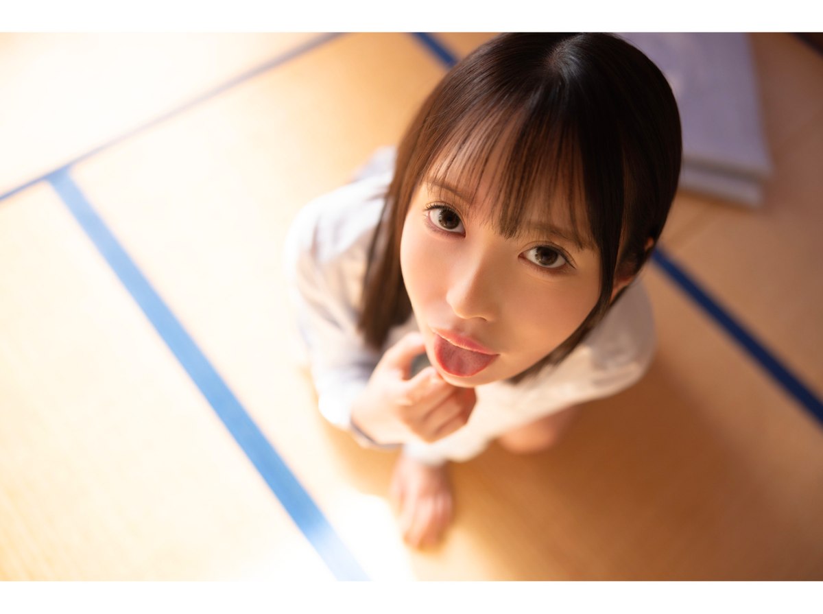 Photobook Kamikawa Sora 天馬ゆい 1st Under The Sky With You 0021 3595178230.jpg