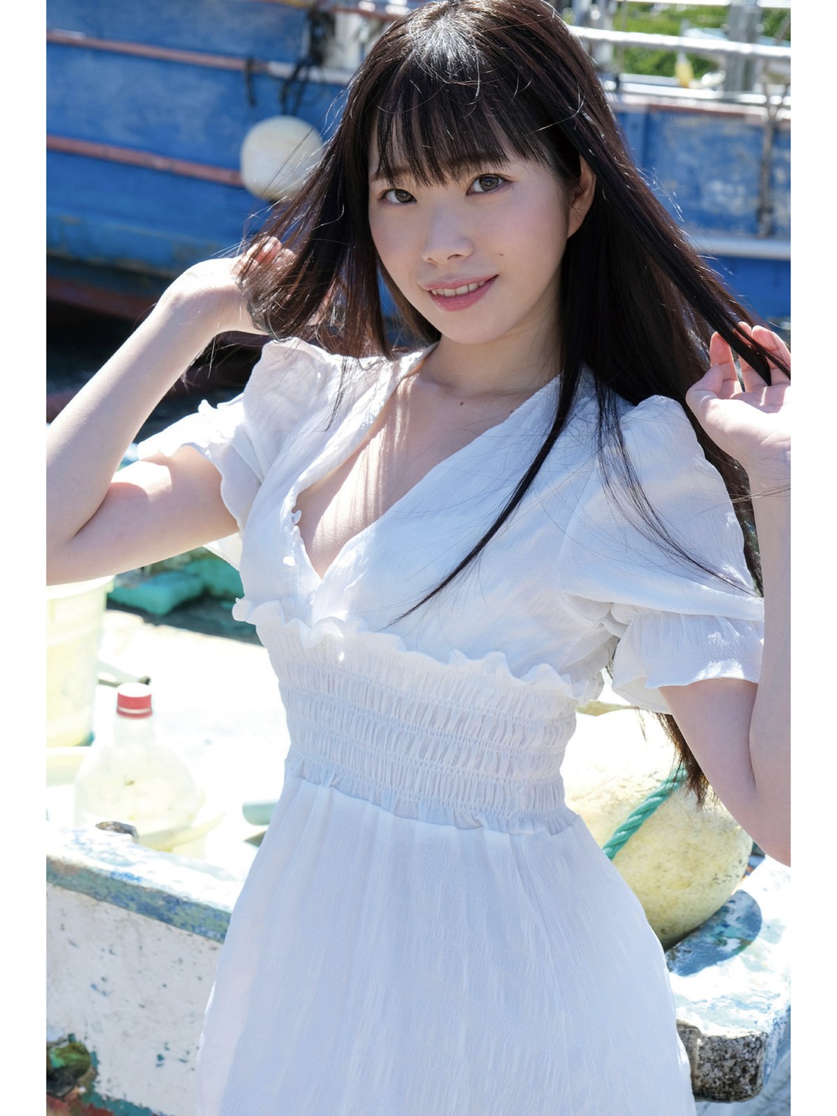 Photobook Kozue Minami 美波こづえ Sound Of Waves 0010 8587330827.jpg