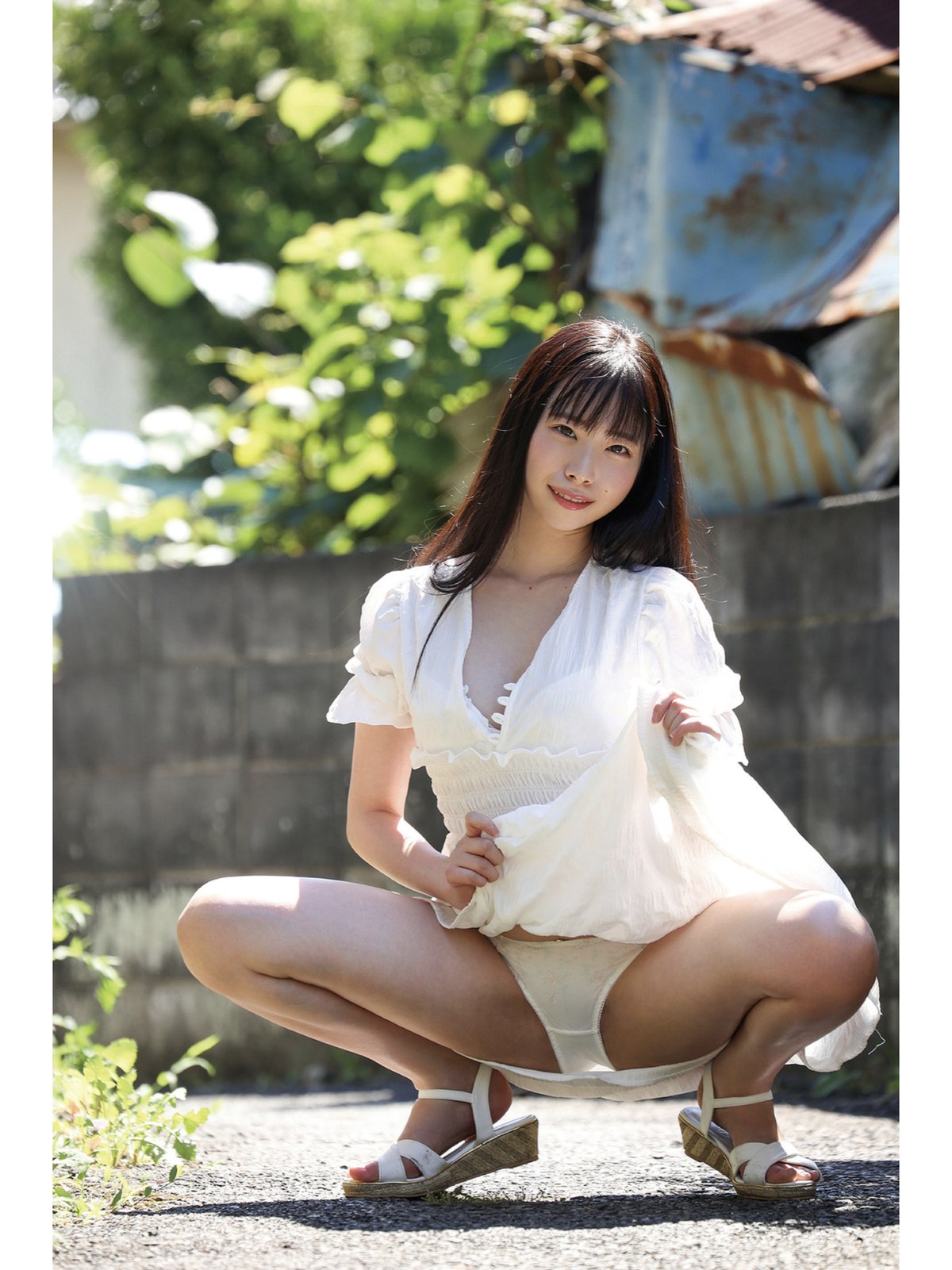 Photobook Kozue Minami 美波こづえ Sound Of Waves 0018 7947519161.jpg