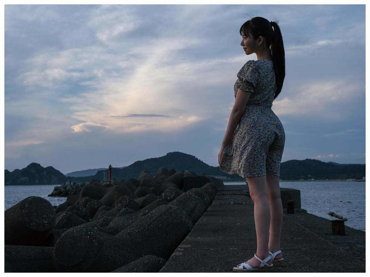 Photobook Kozue Minami 美波こづえ Sound Of Waves 0045 5137289920.jpg