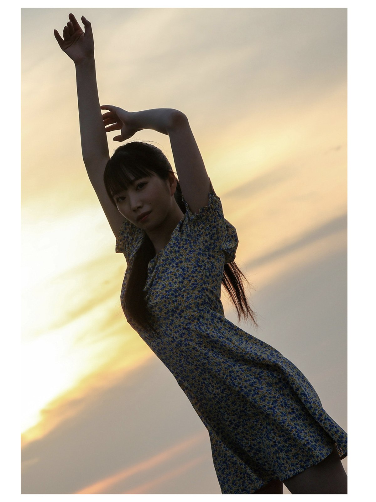 Photobook Kozue Minami 美波こづえ Sound Of Waves 0050 0205450713.jpg