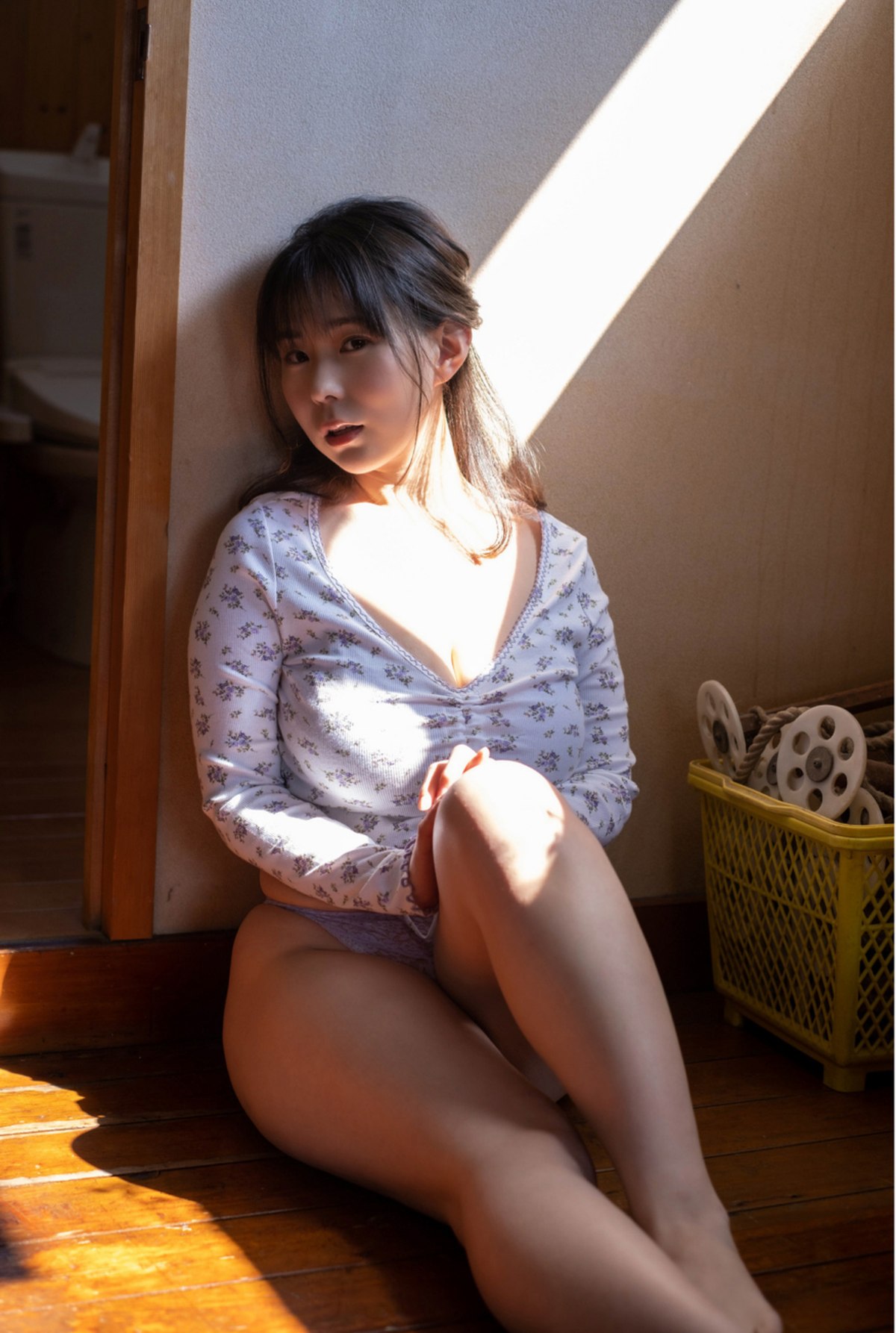 Photobook Yoshine Yuria 吉根ゆりあ In The Season Of Fruitfulness 0038 8530606807.jpg