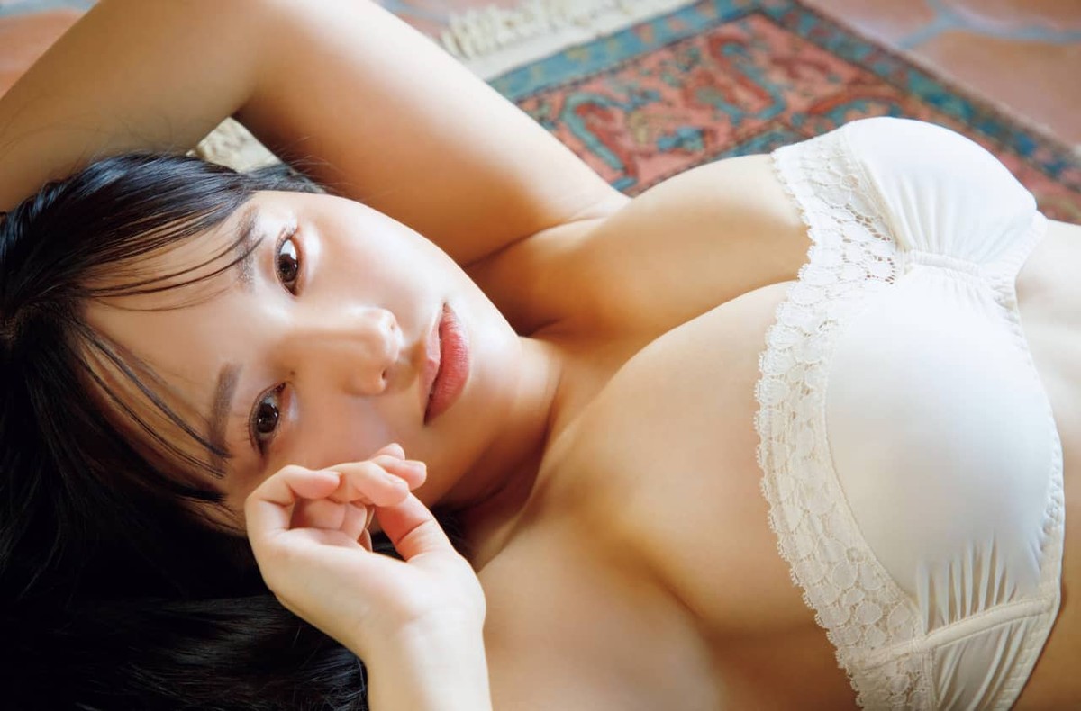 FRIDAY Digital Photobook Yuha Hongo 本郷柚巴 Happiness 0073 4079766803.jpg