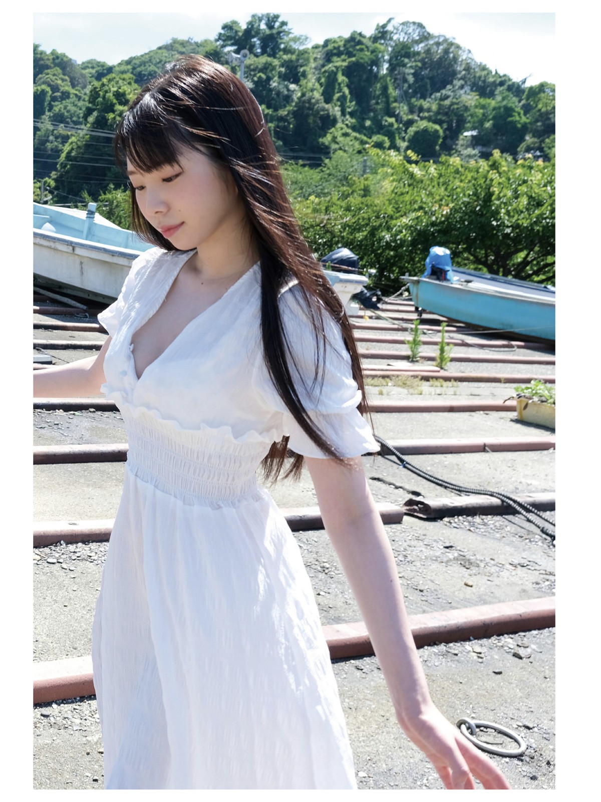 Photobook 2022 09 09 Kozue Minami 美波こづえ Sound Of Waves 0011 0561484869.jpg