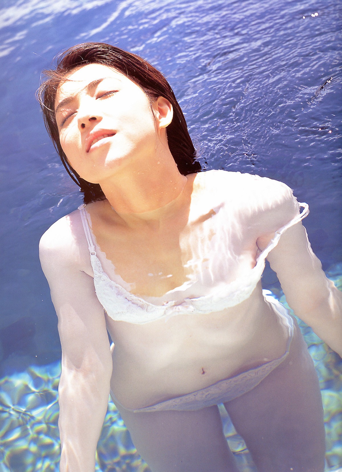 Photobook Atsuko Miura 三浦敦子 Sanctuary 0052 7725867264.jpg