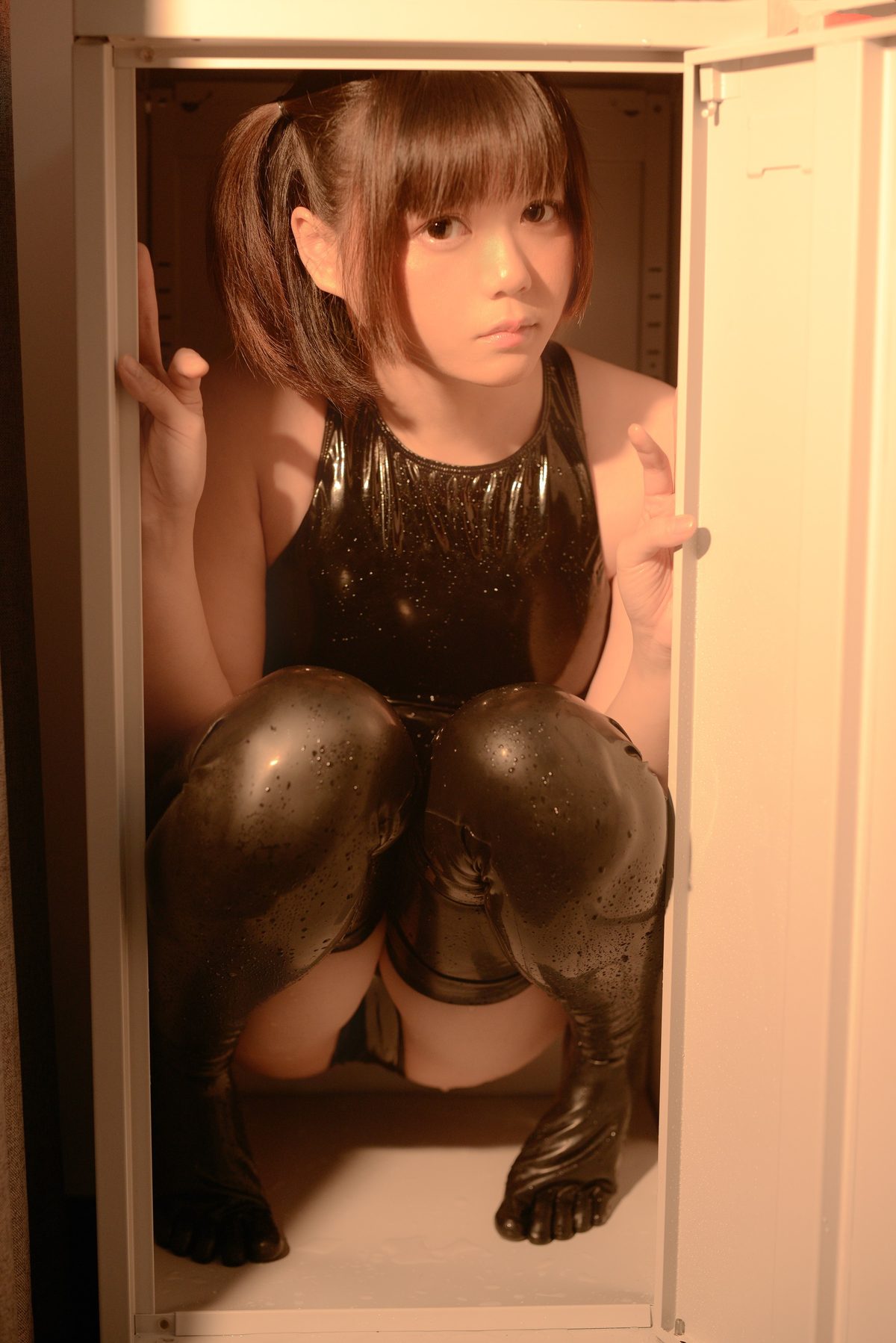 Coser@きょう肉肉 Latex Catsuit Girl ラテックス 動画入り 0047 5730825499.jpg