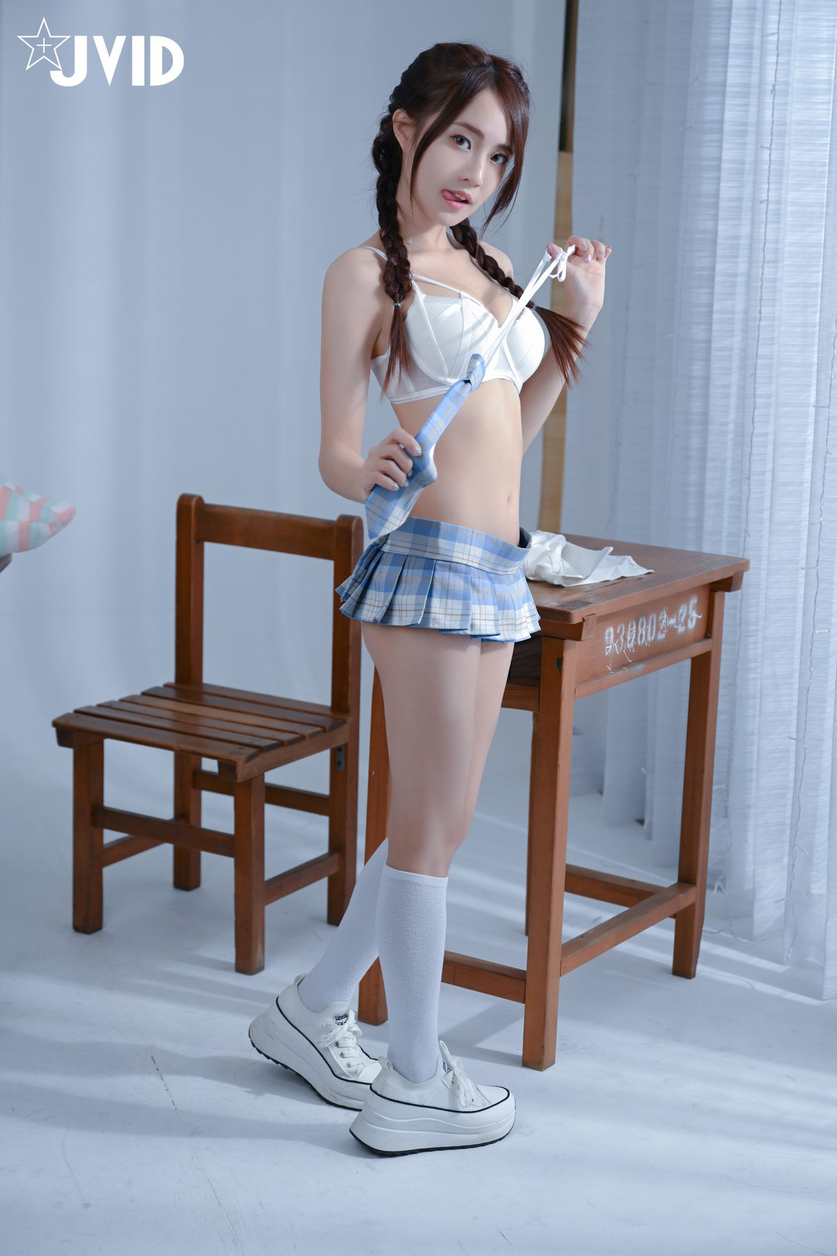 JVID Jia Jia Er 佳佳兒 Little Girl Taking Off Her School Uniform 0065 6254531616.jpg